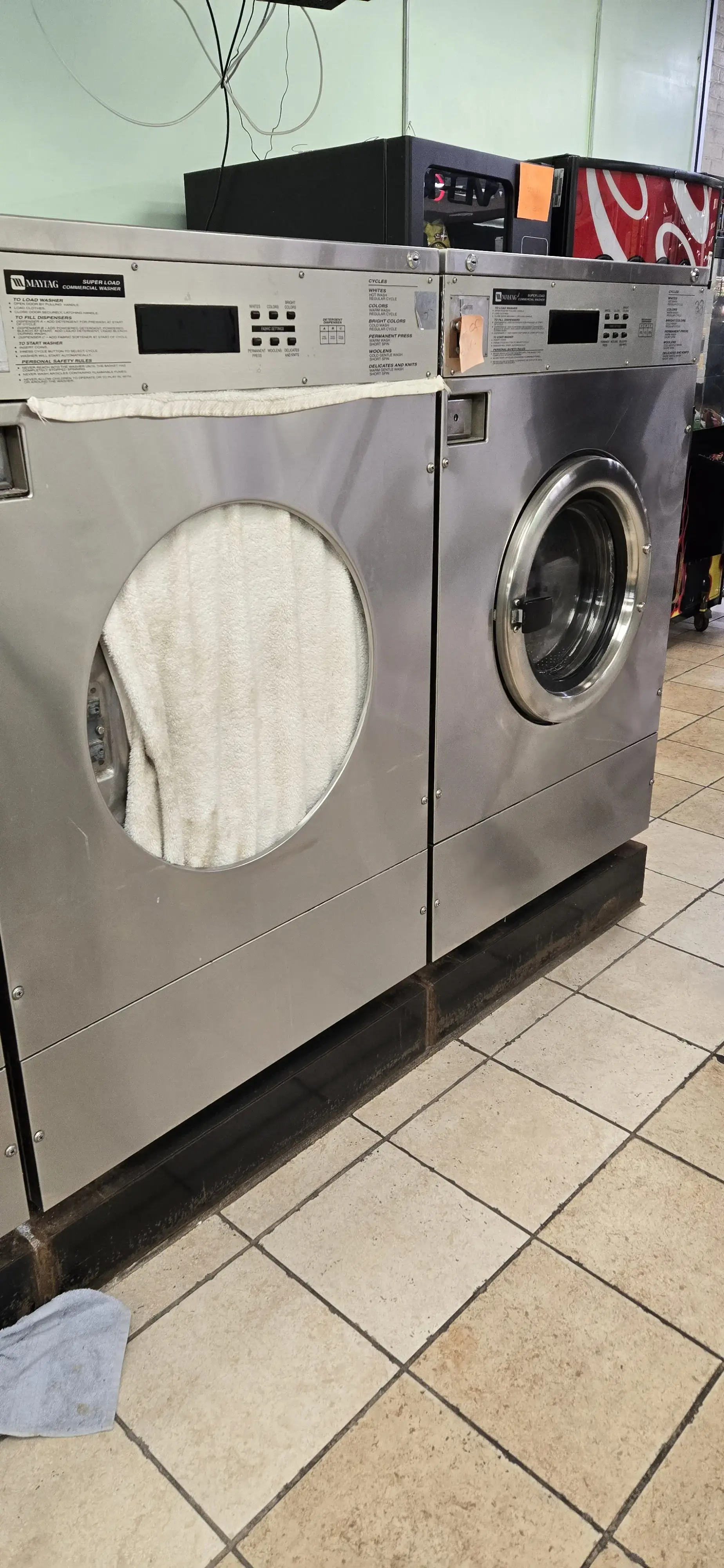 Featherstone Laundromat thumbnail 12