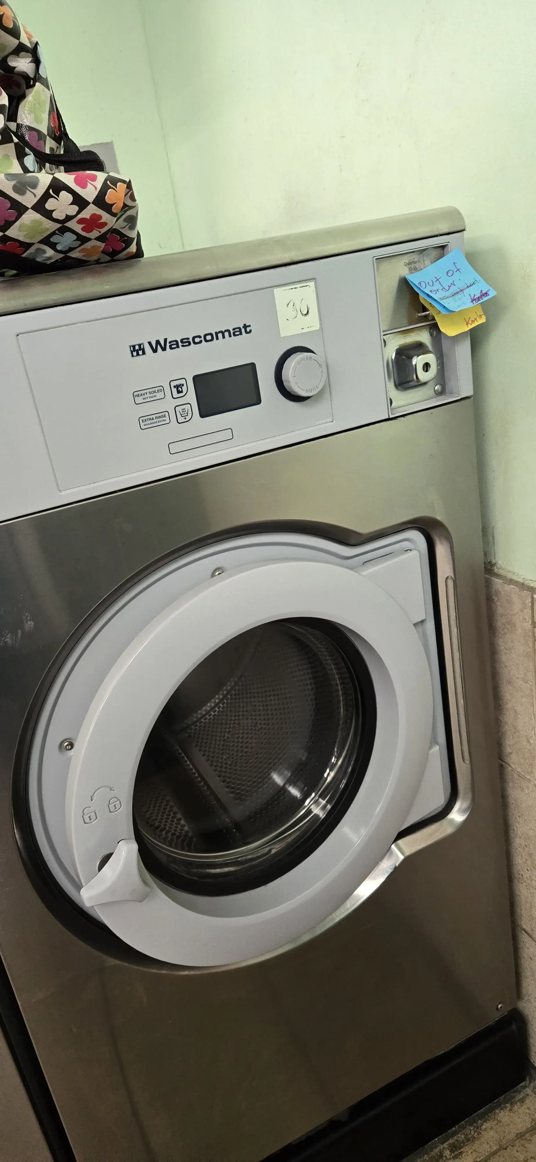 Featherstone Laundromat thumbnail 7