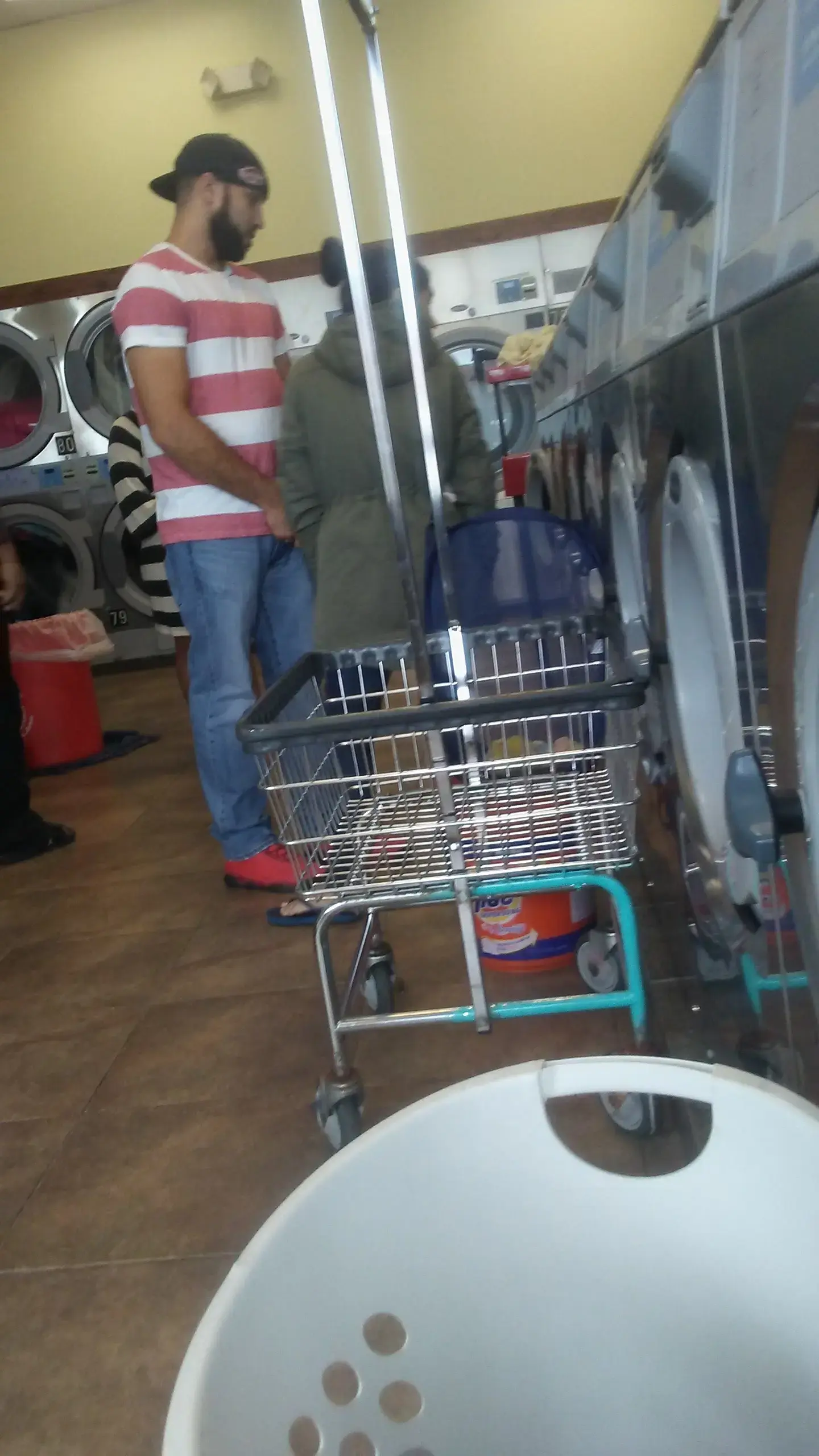 Federal Laundromat thumbnail 8