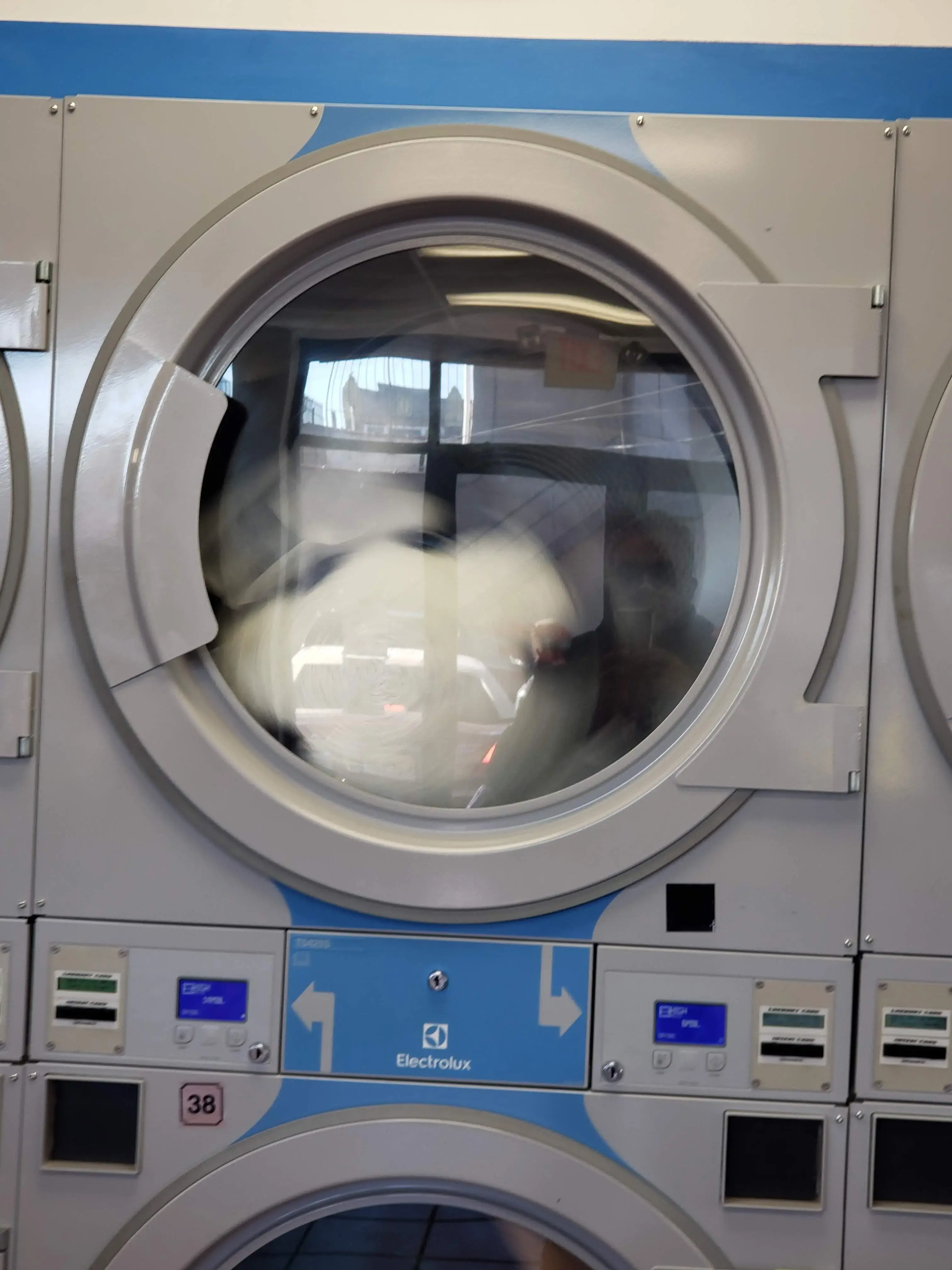 Federal Laundromat thumbnail 4