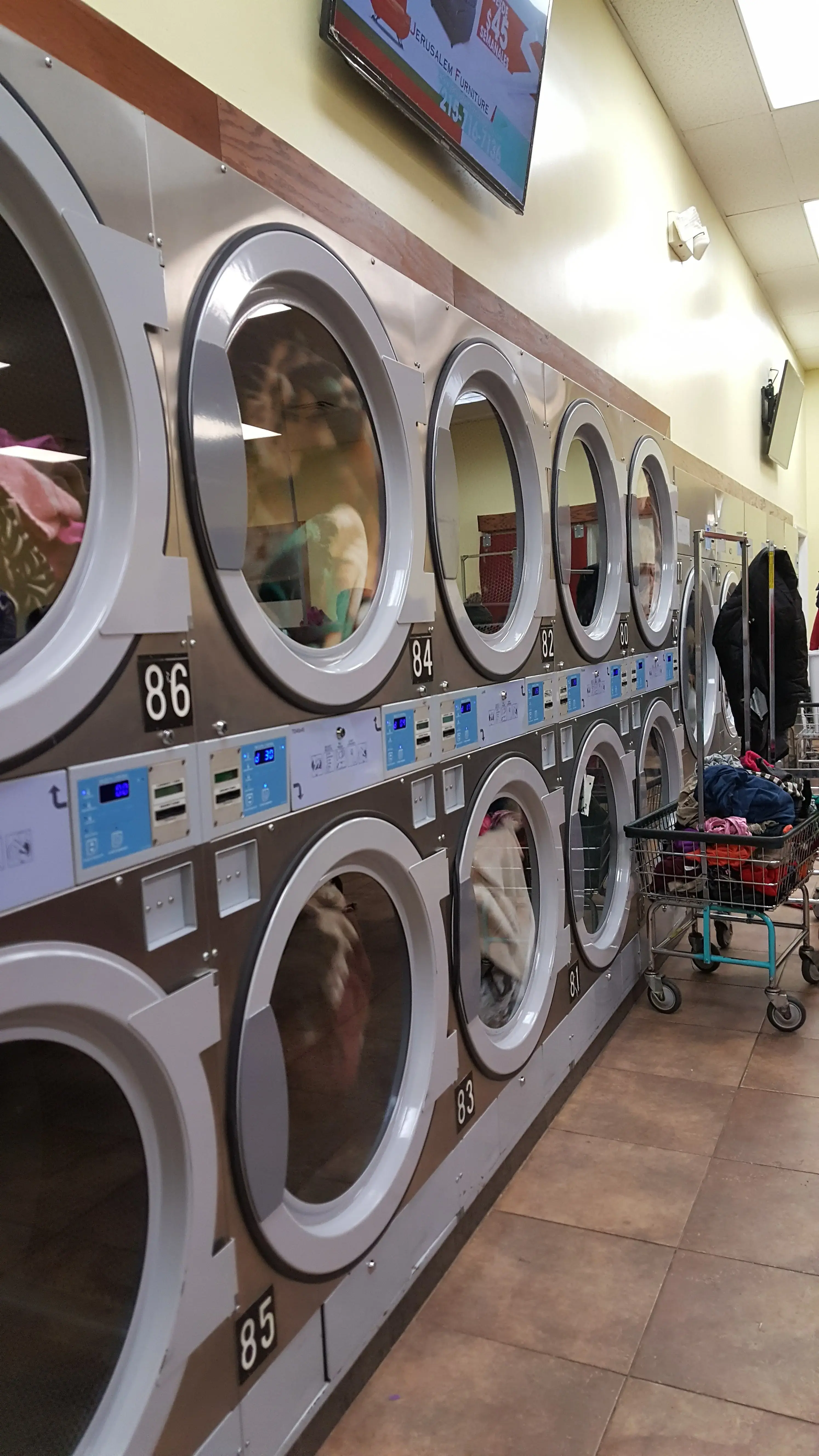 Federal Laundromat thumbnail 20