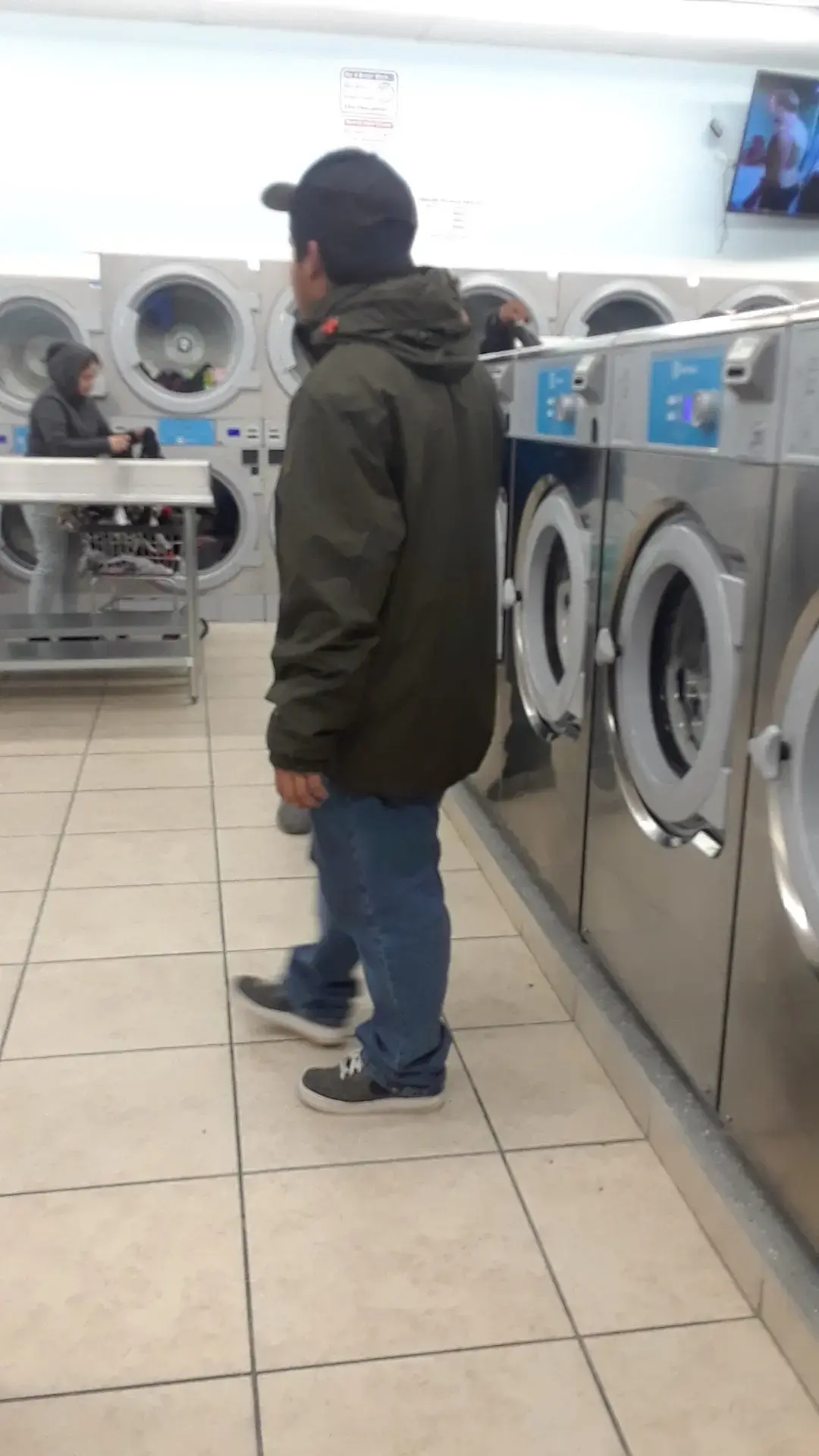 Fiesta Laundromat in Takoma Park - Image 9