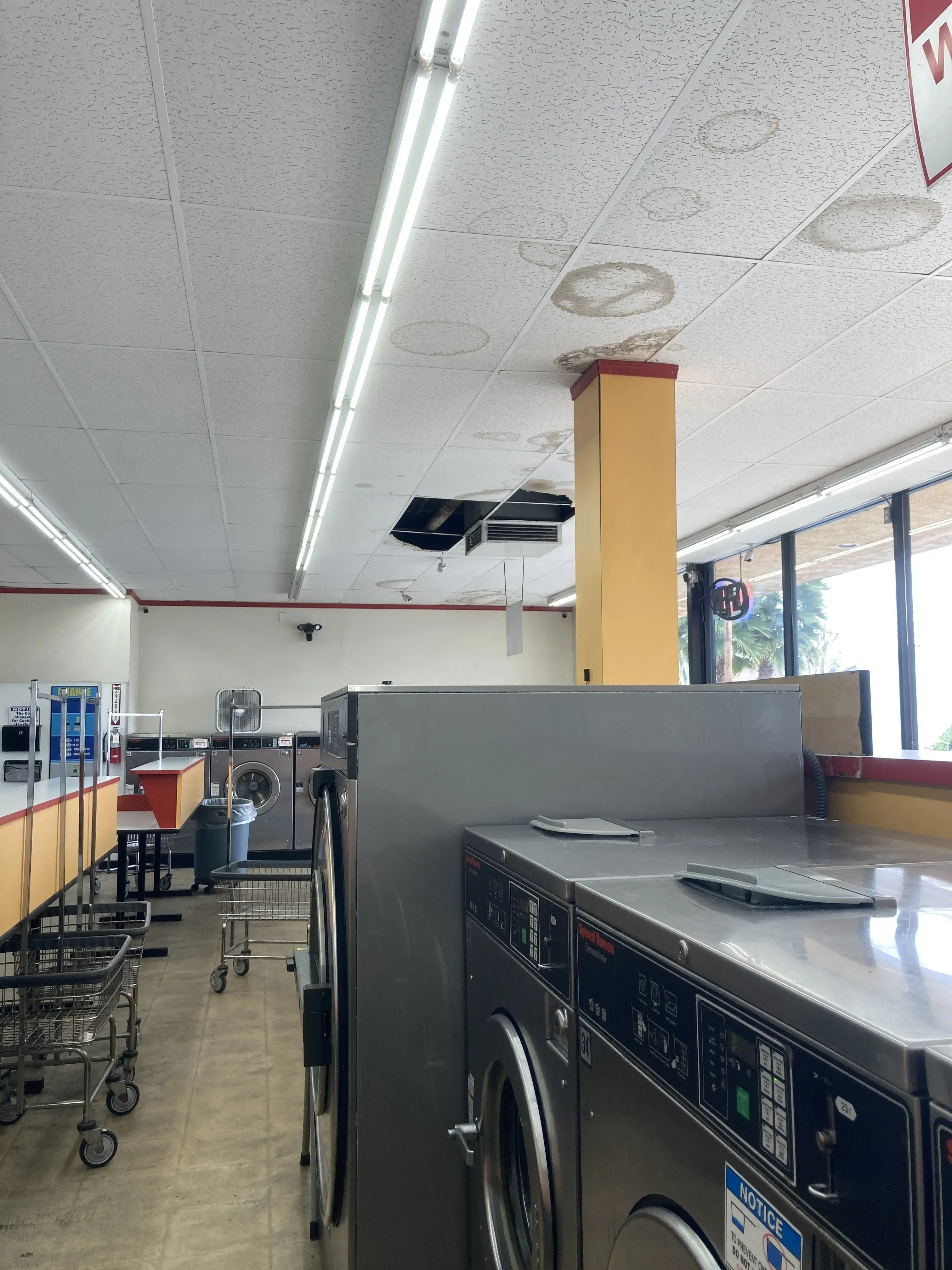 Fiesta Lavanderia Whittier location