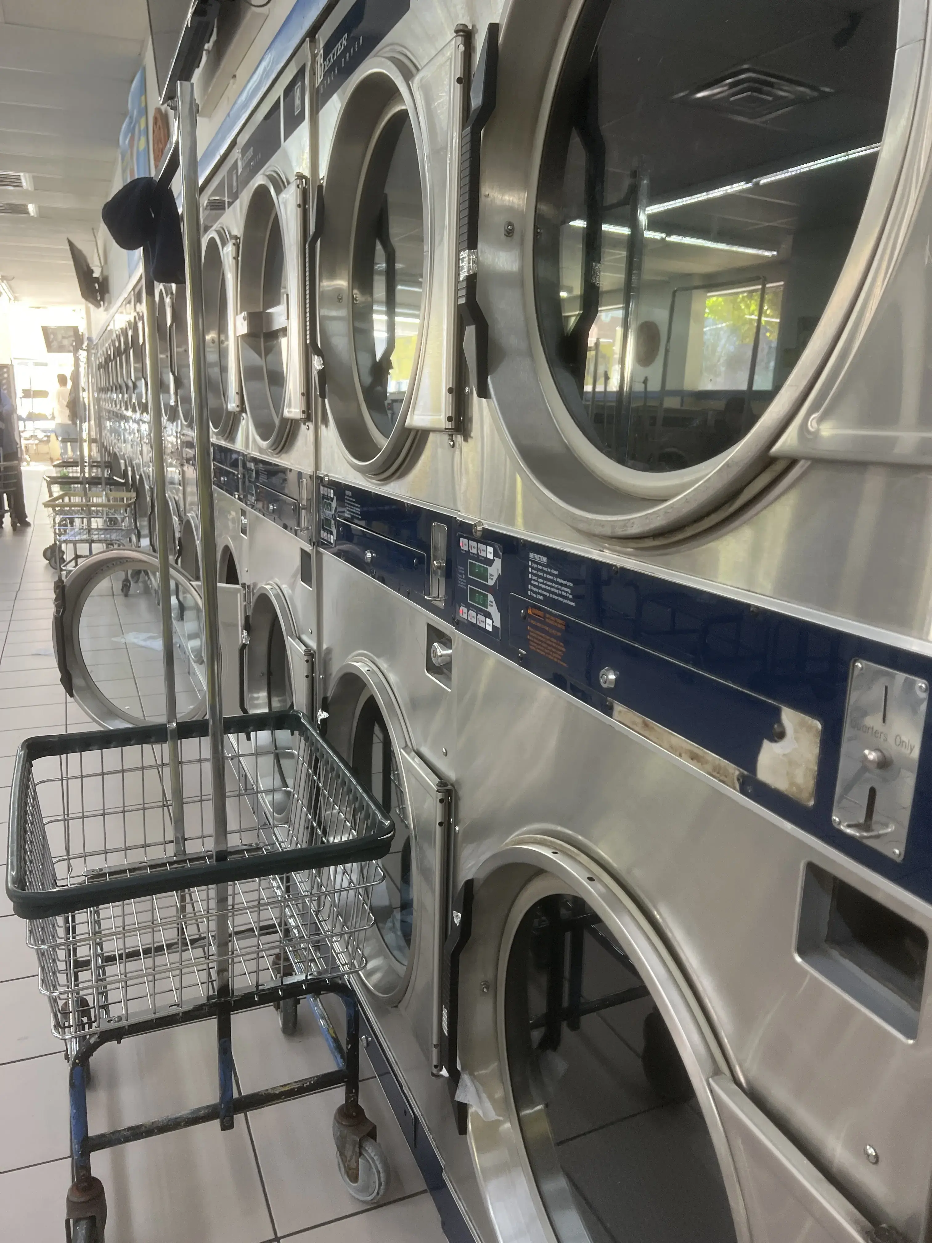Fiesta Wash Coin Laundromat& pickup and delivery - Image 2