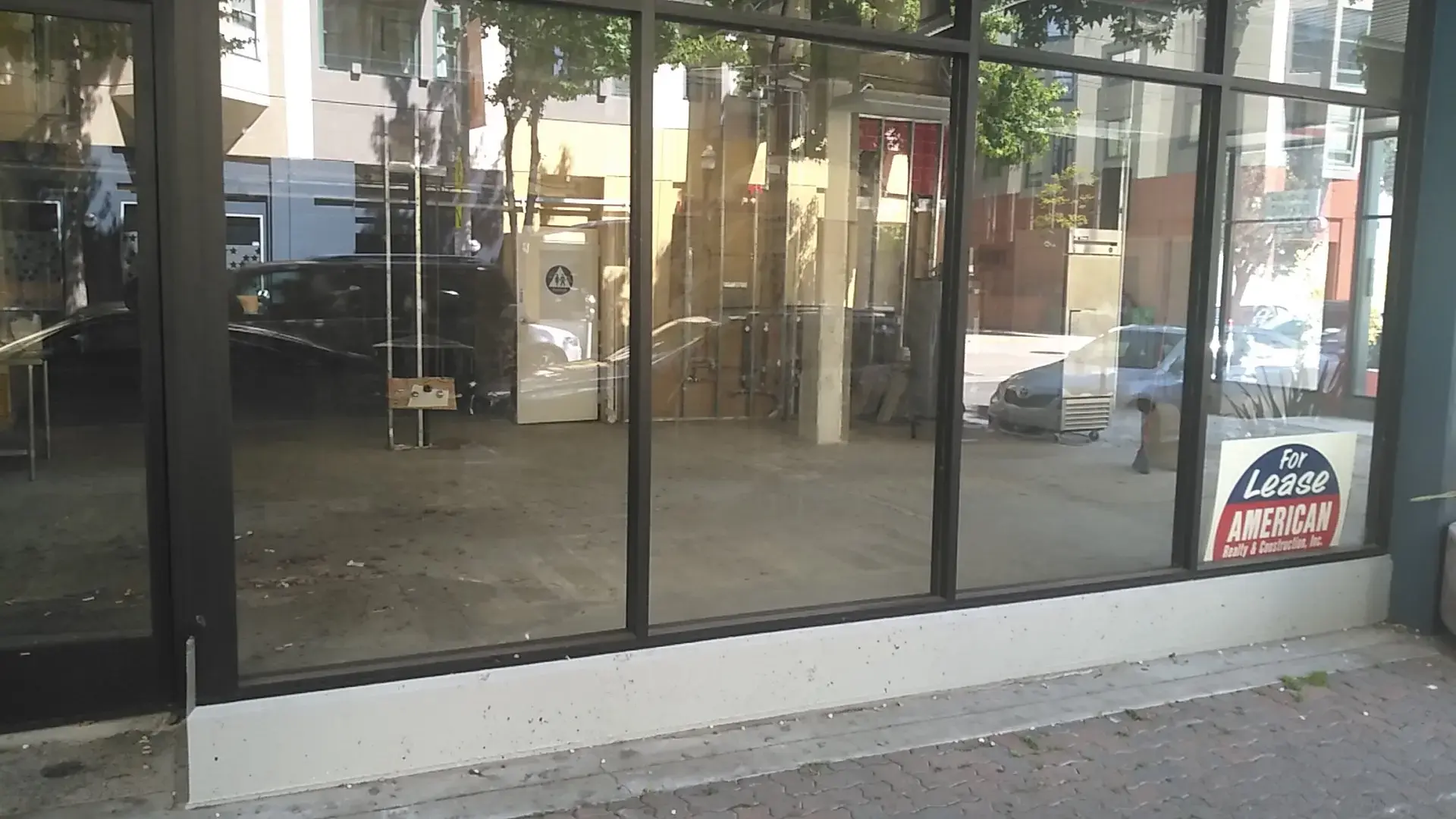 Fillmore Laundromat - Image 7