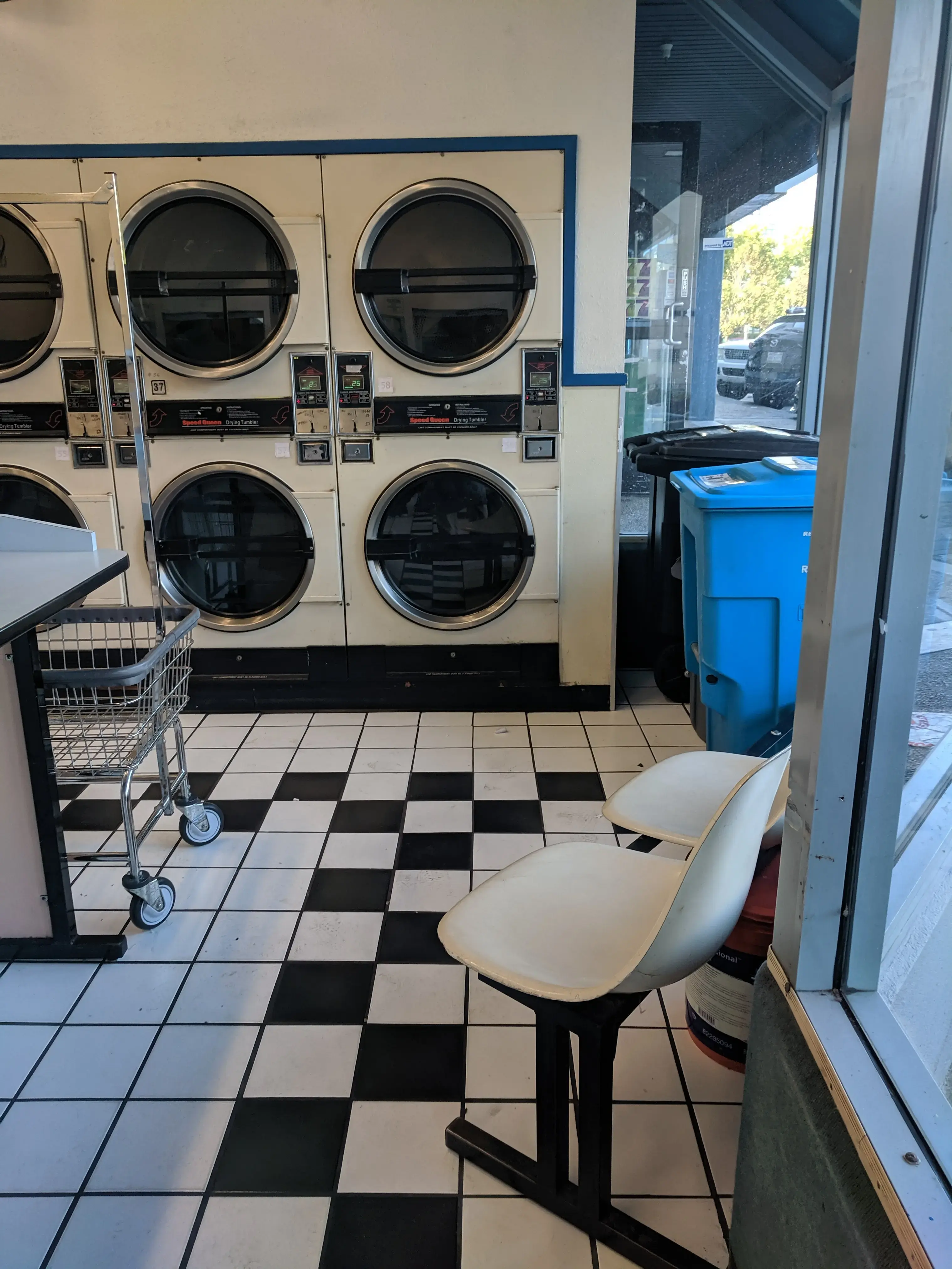 Fillmore Laundromat thumbnail 4
