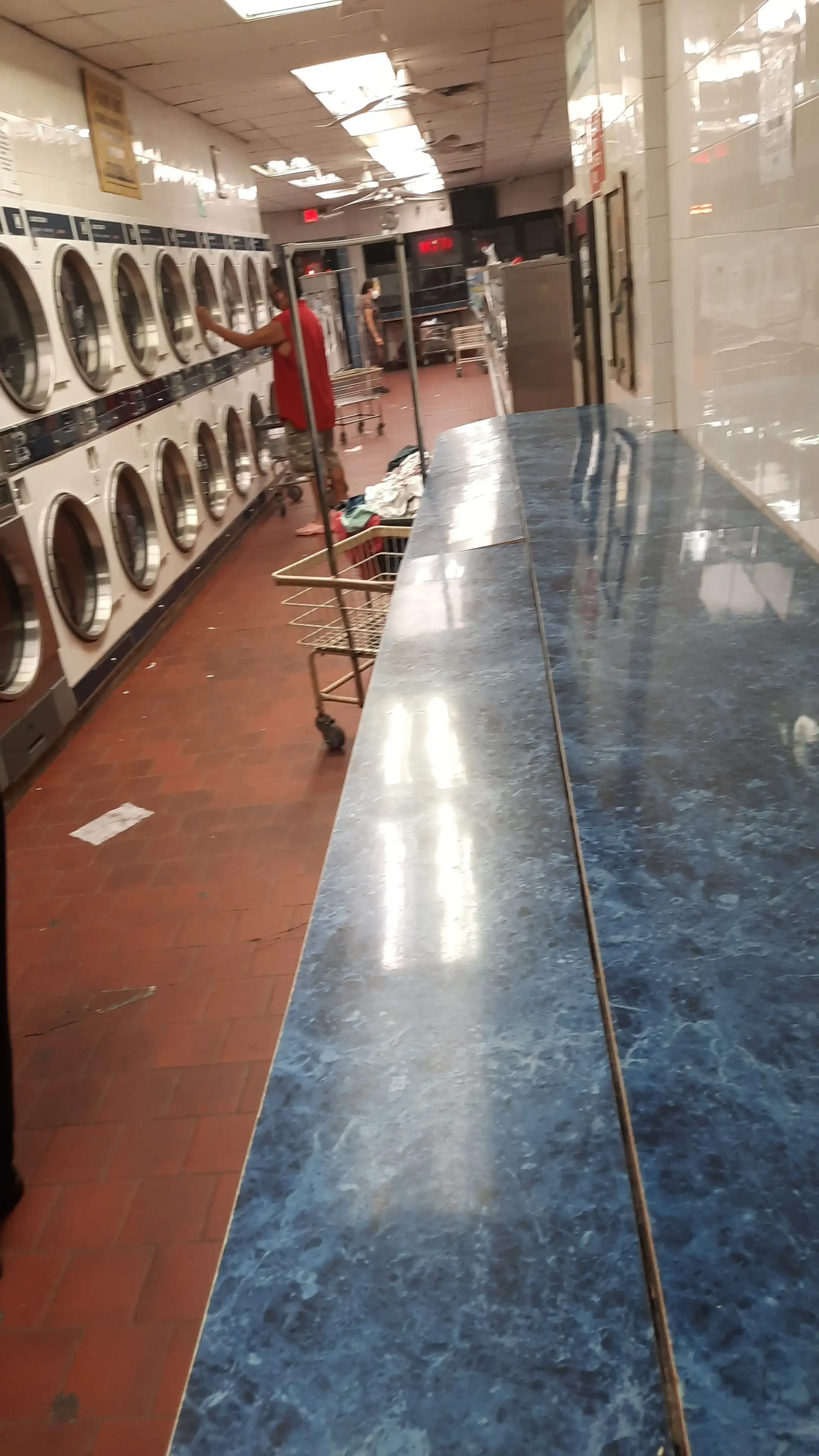 Finest Laundromat - Image 2