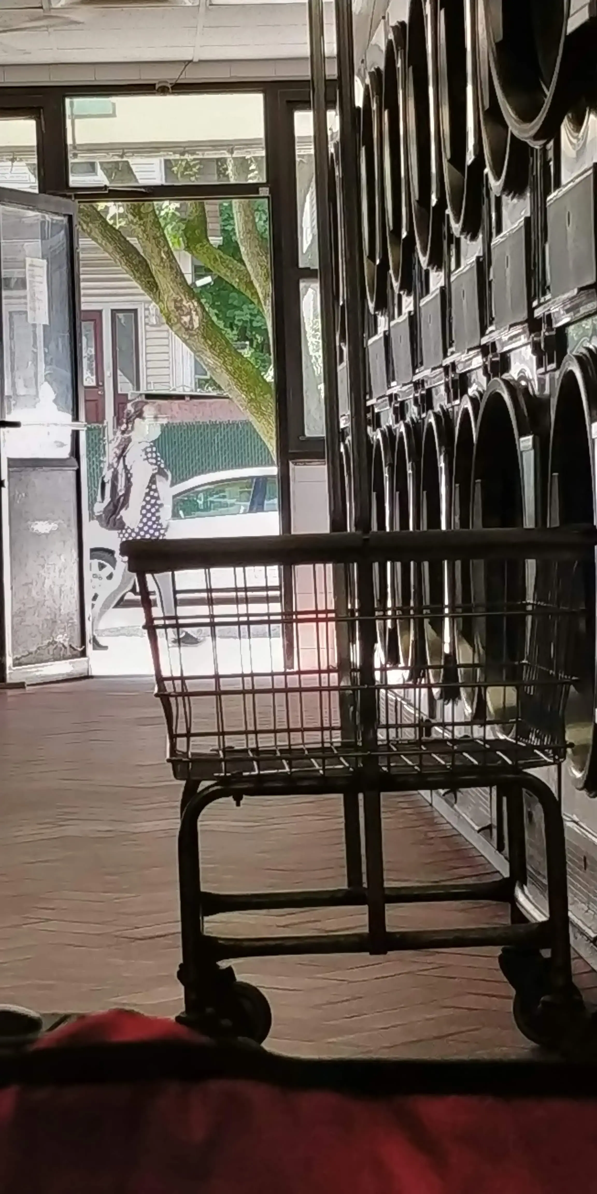 Finest Laundromat - Image 5