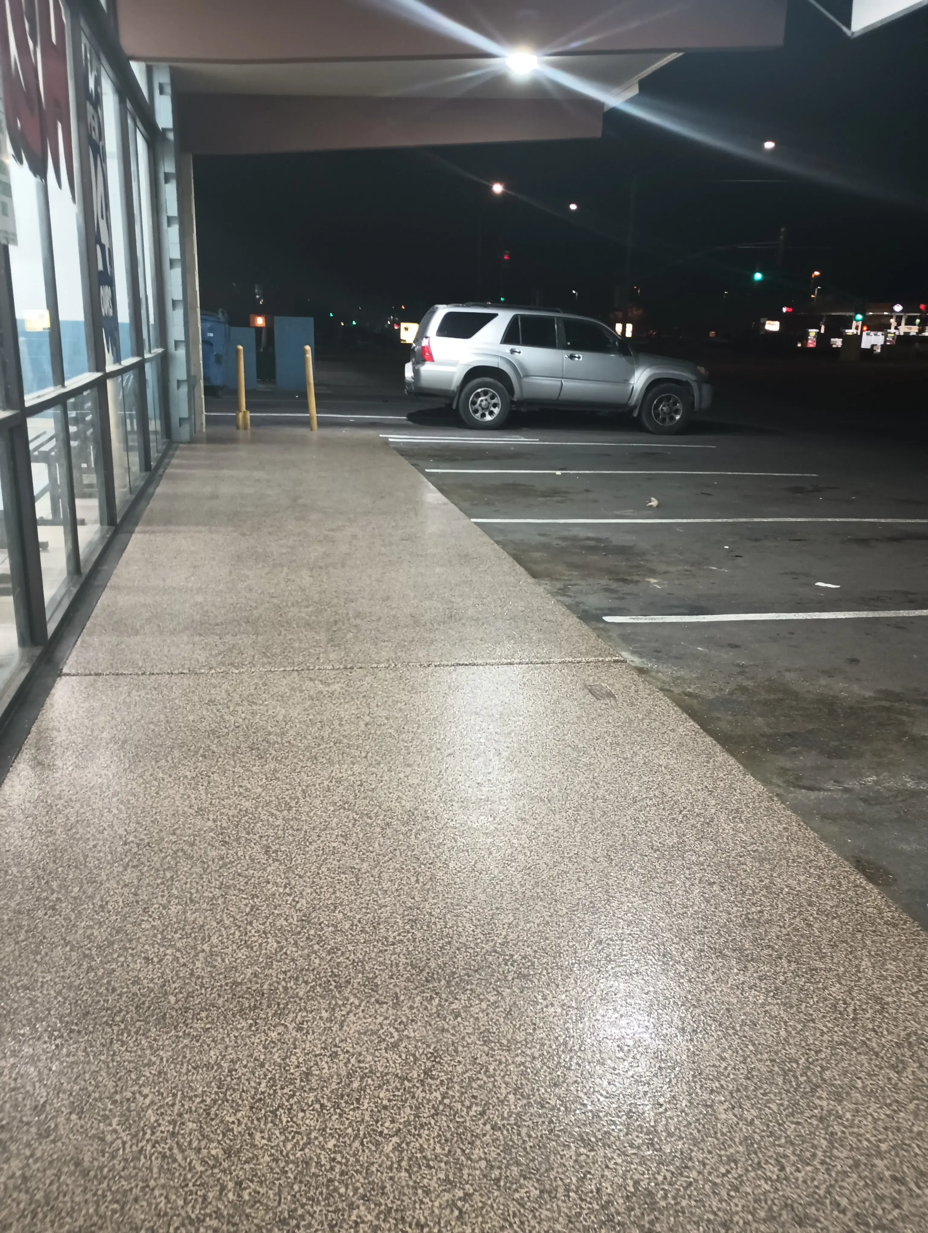 First Avenue Laundromat thumbnail 15