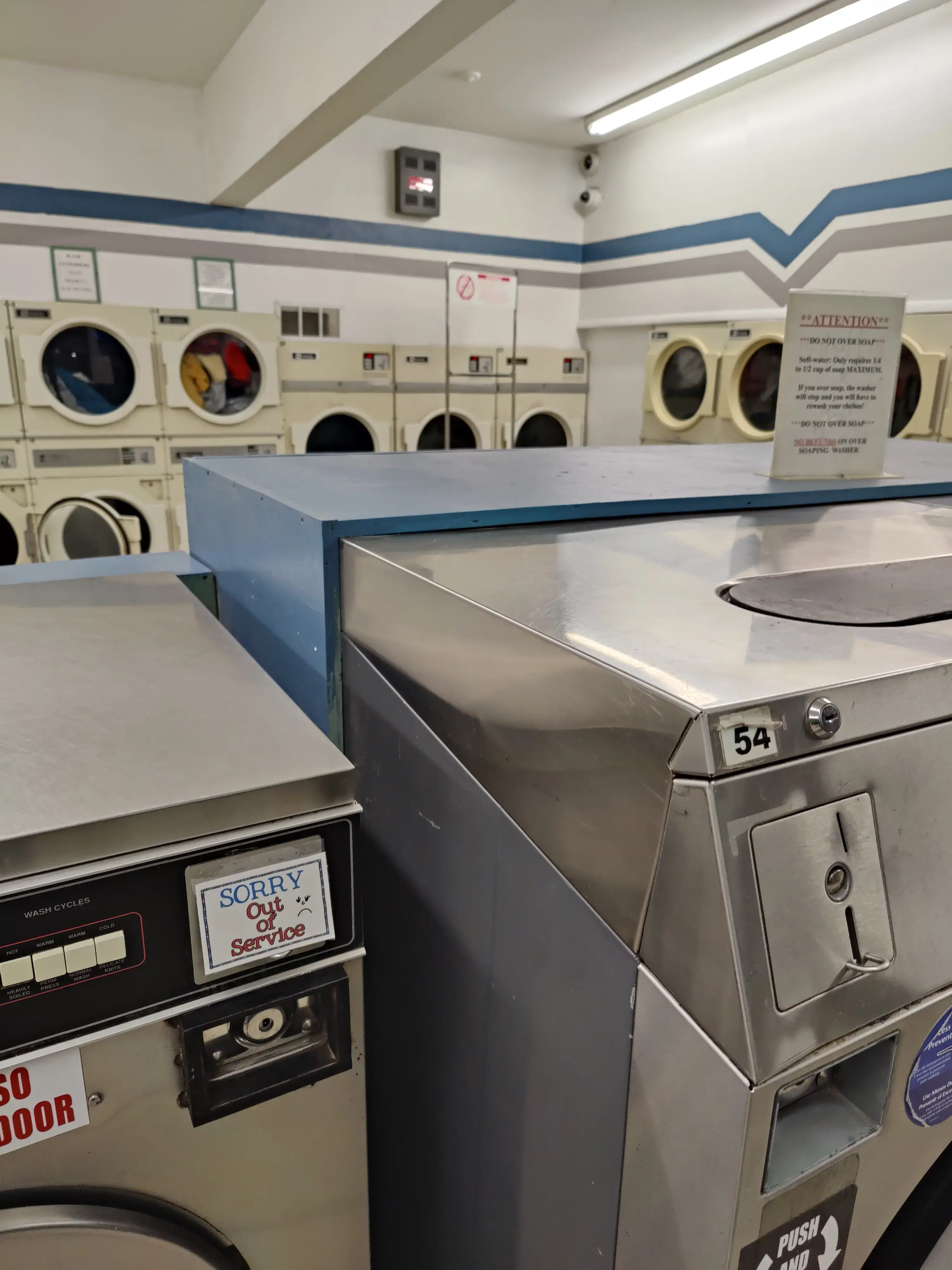 First Avenue Laundromat thumbnail 13