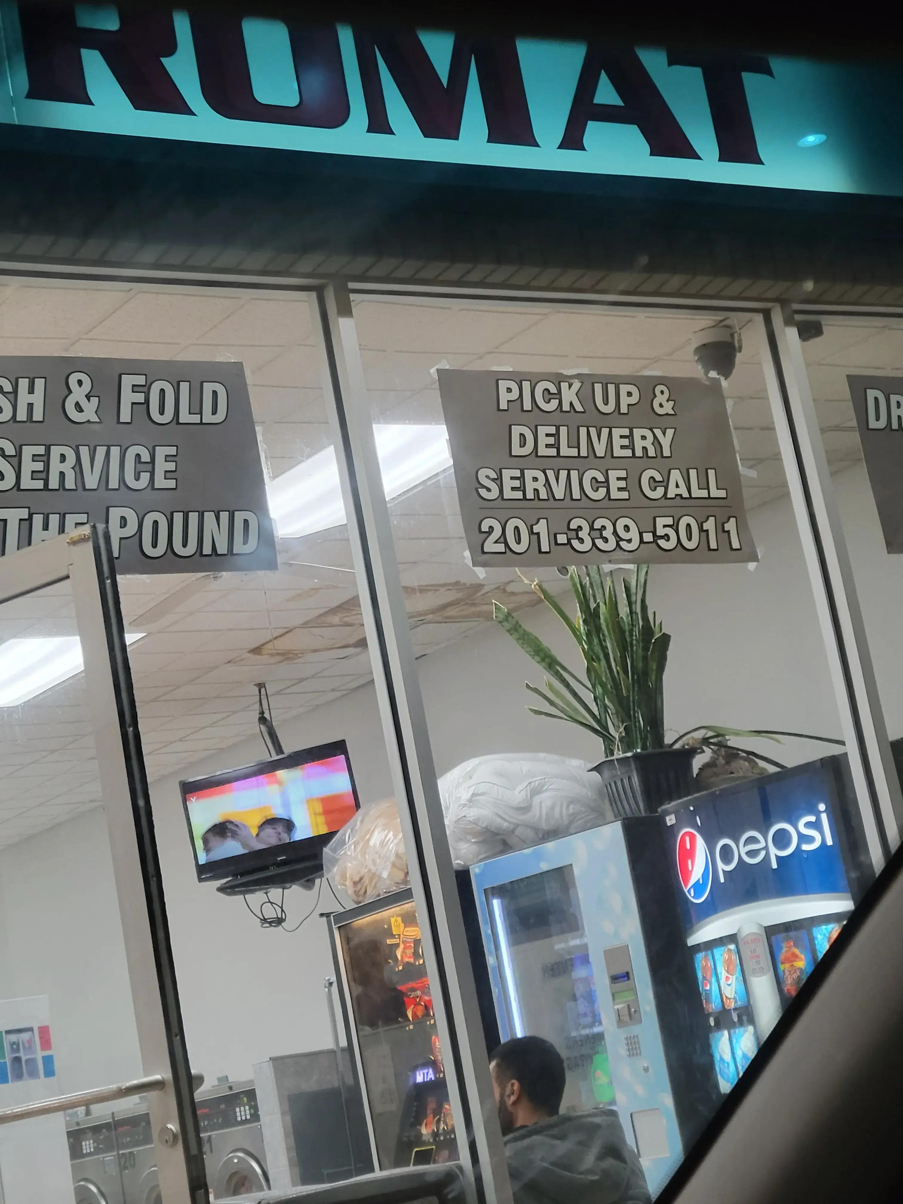 First Street Laundromat - Image 16