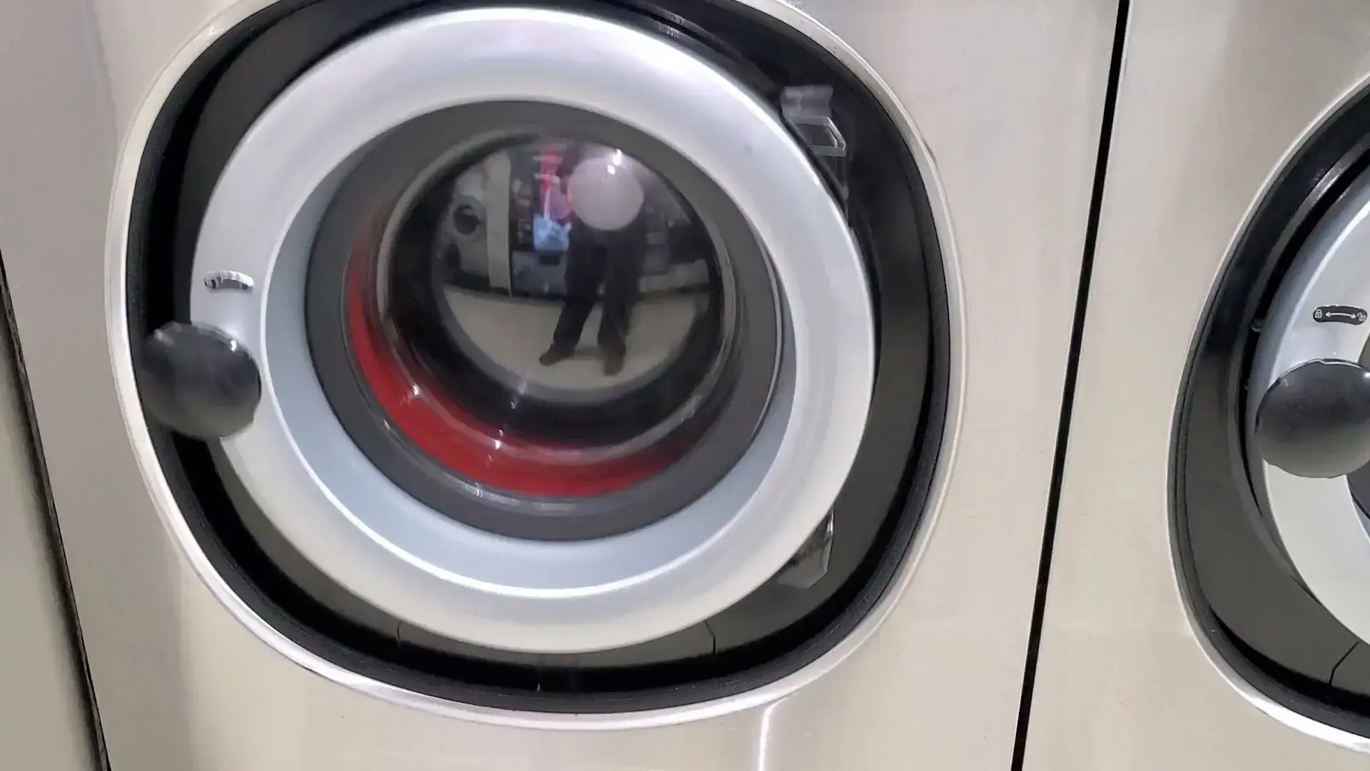 Five Points Highlander Laundry - Image 15