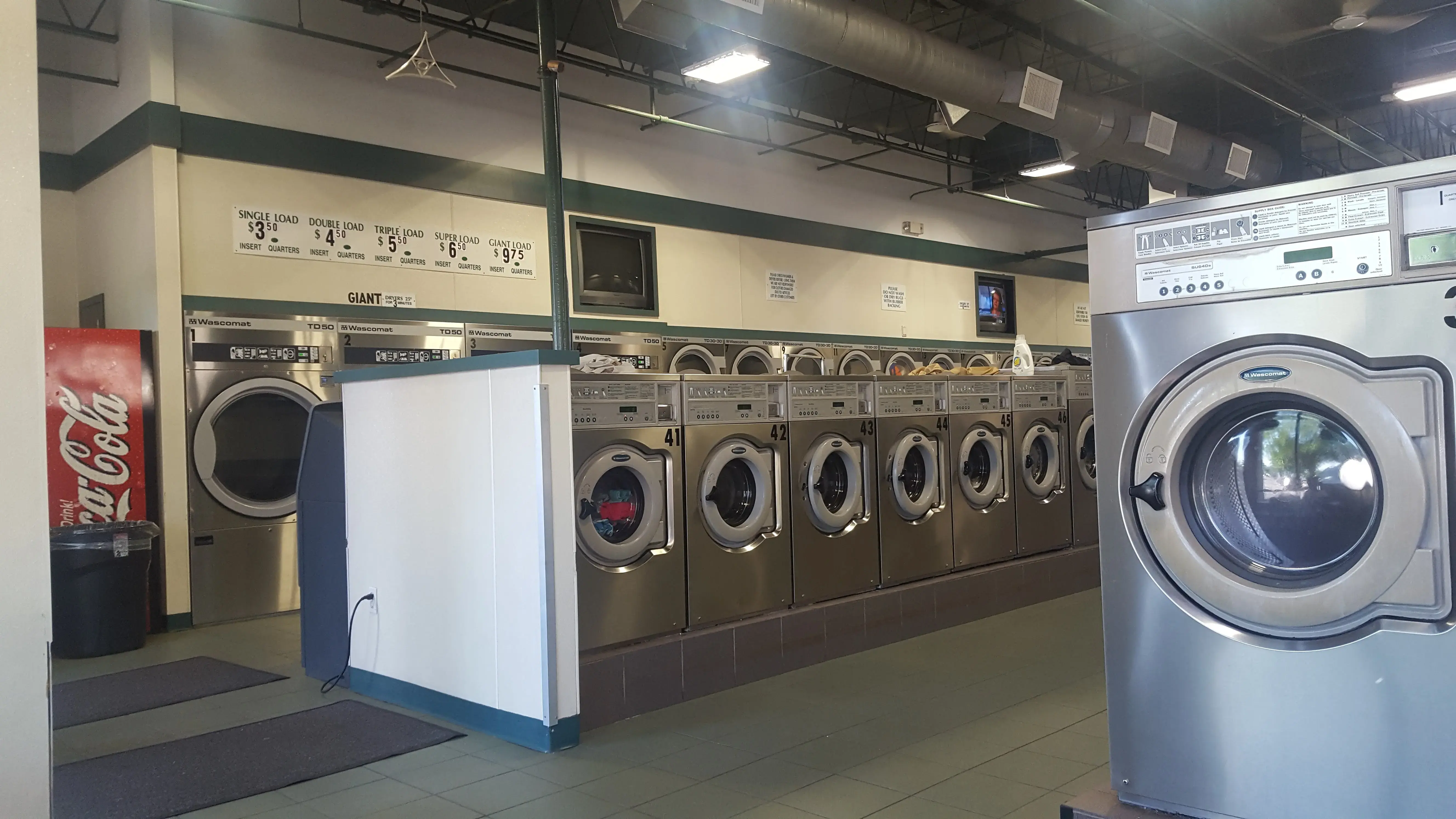 FJM Laundromat of Bethpage - Image 9