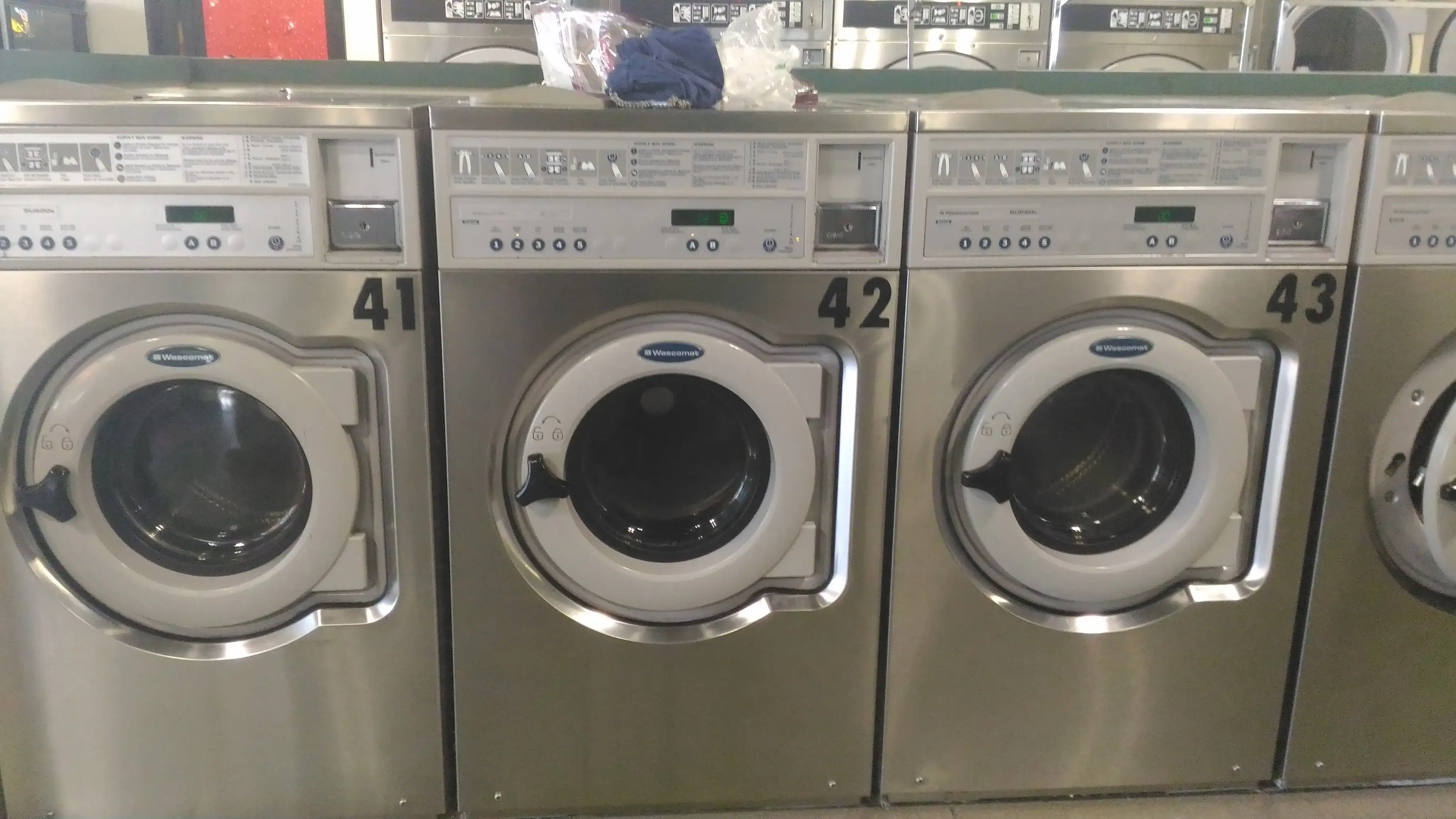 FJM Laundromat of Bethpage - Image 8