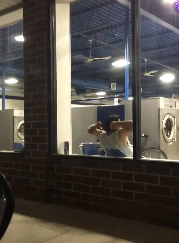 FJM Laundromat of Holbrook thumbnail 10