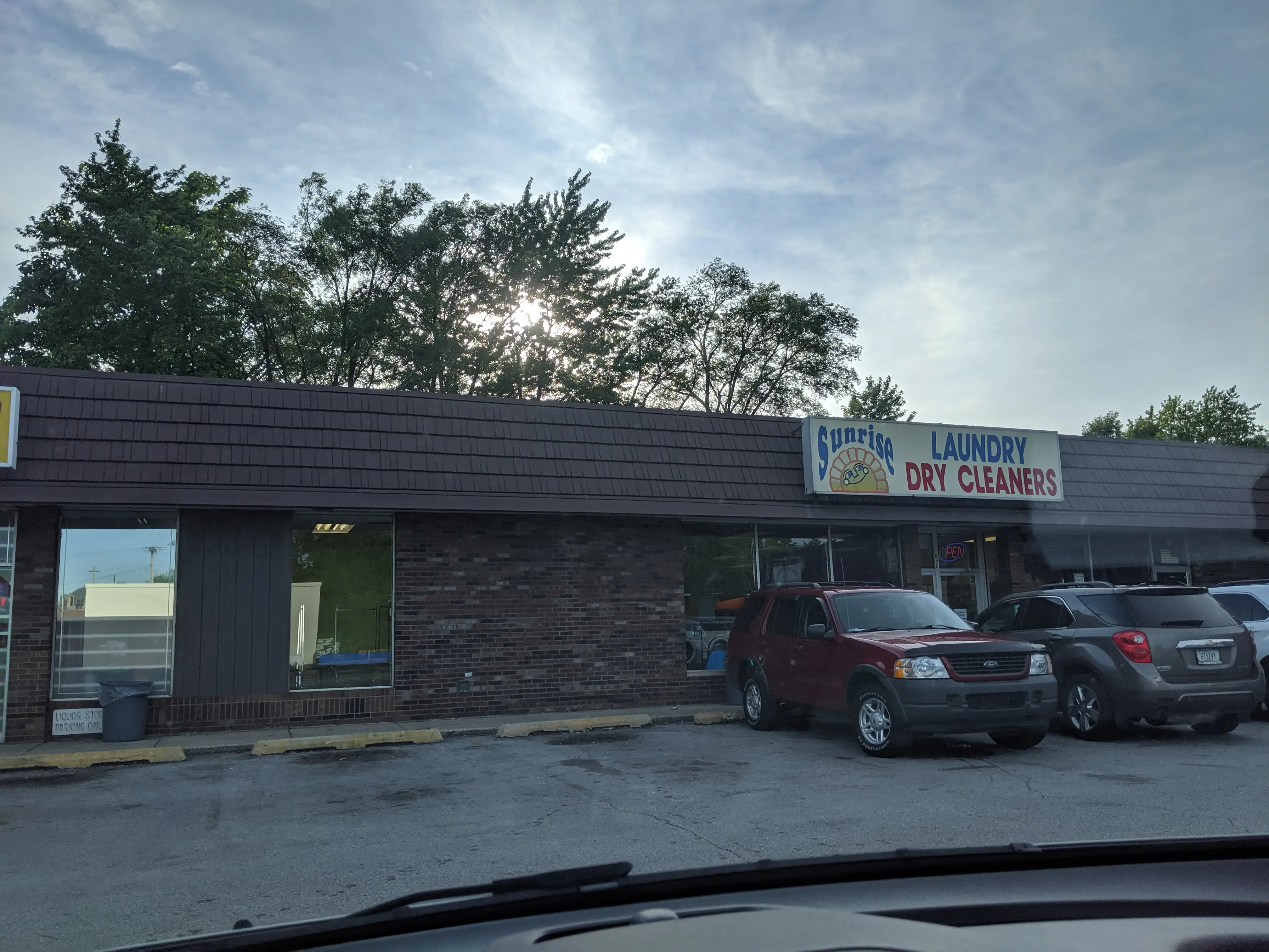 Flamingo Laundry thumbnail 3