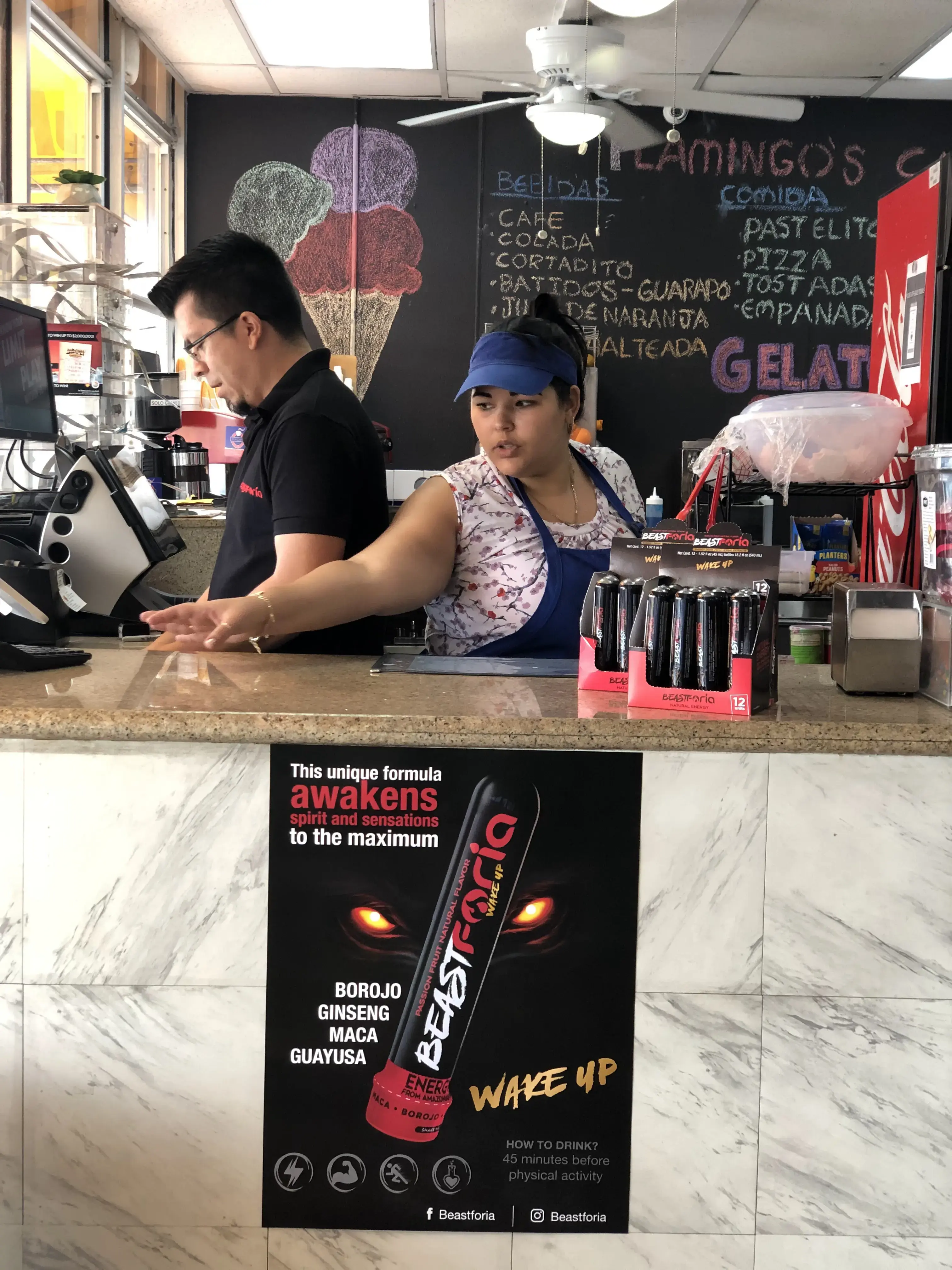 Flamingos Laundromat - Image 14