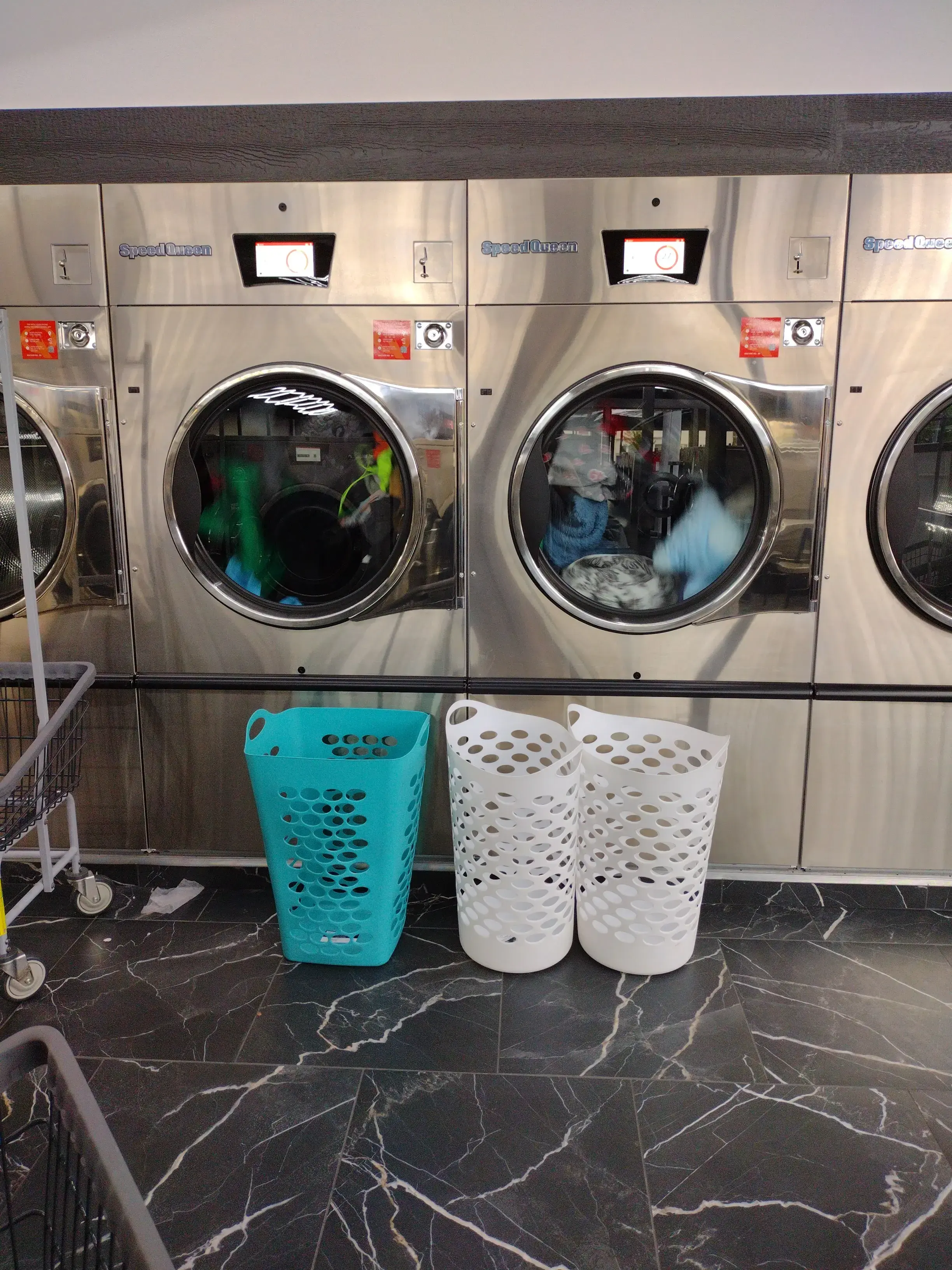 Flash Laundromat Waukesha - Image 12