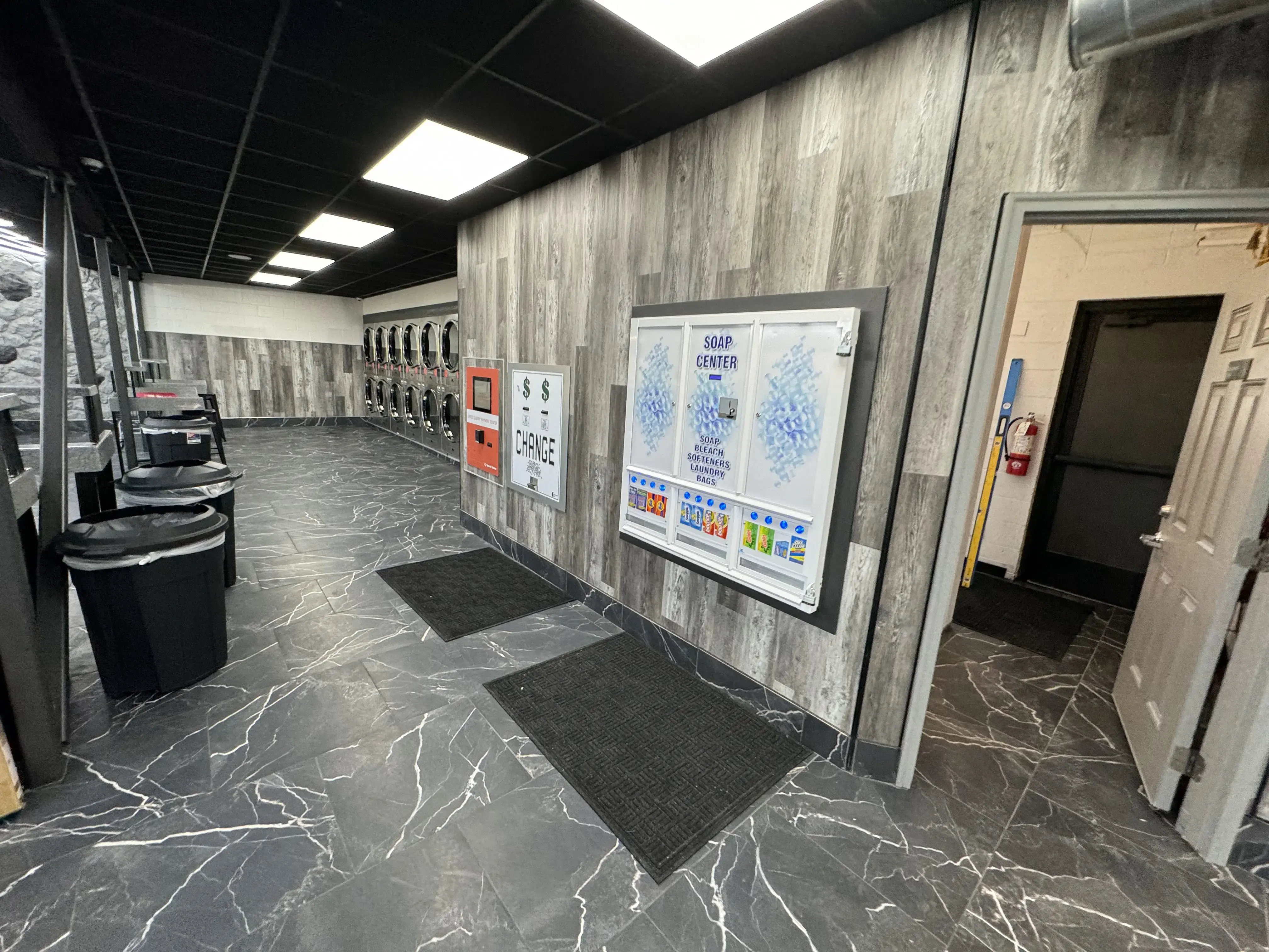 Flash Laundromat Waukesha thumbnail 11