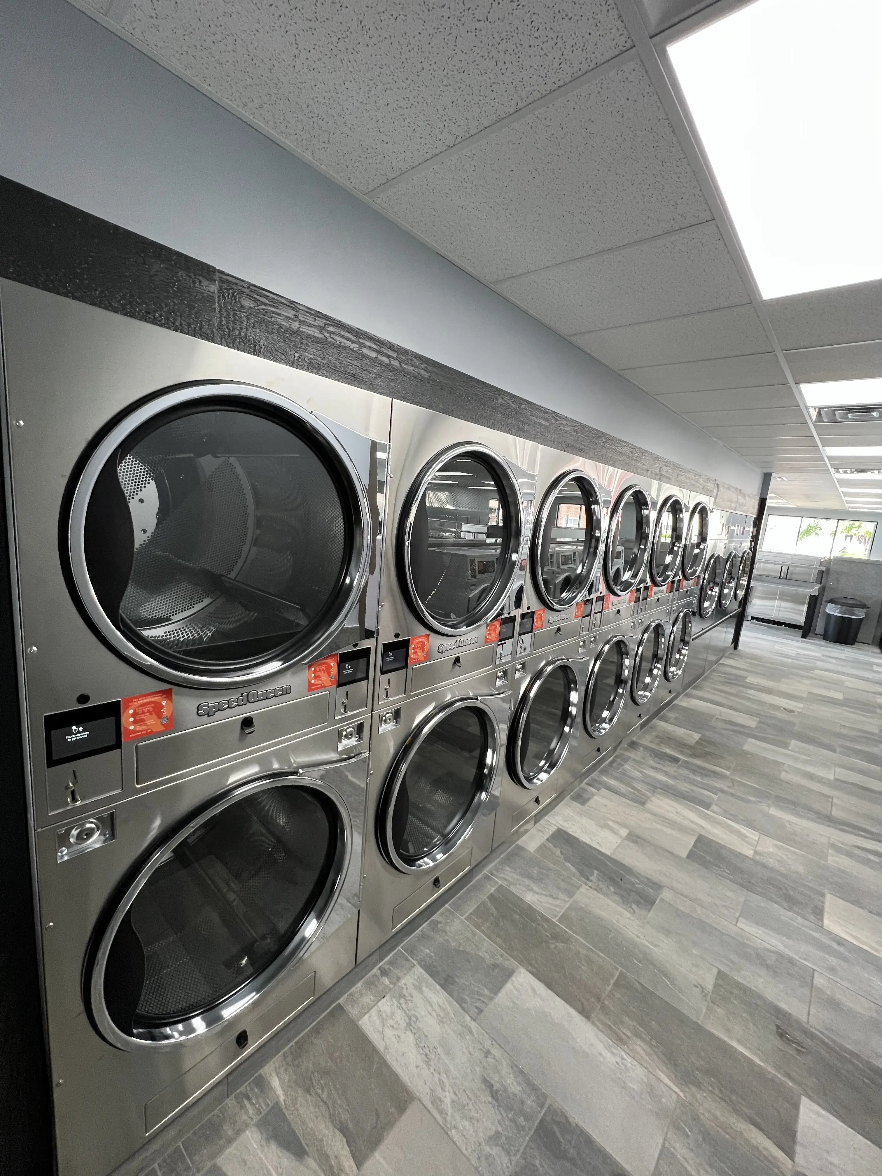 Flash Laundromat West Allis - Image 12