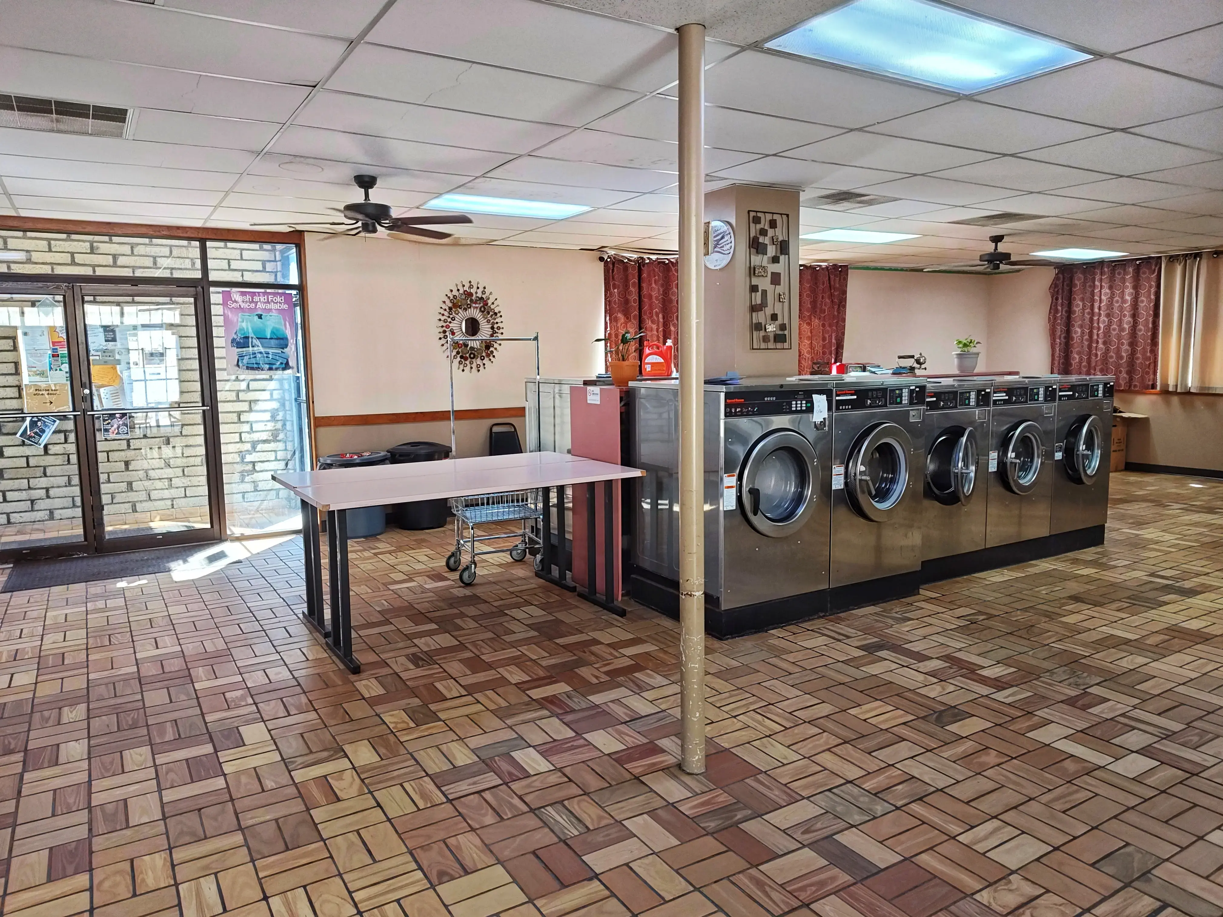 Flat Iron Laundry Center thumbnail 4