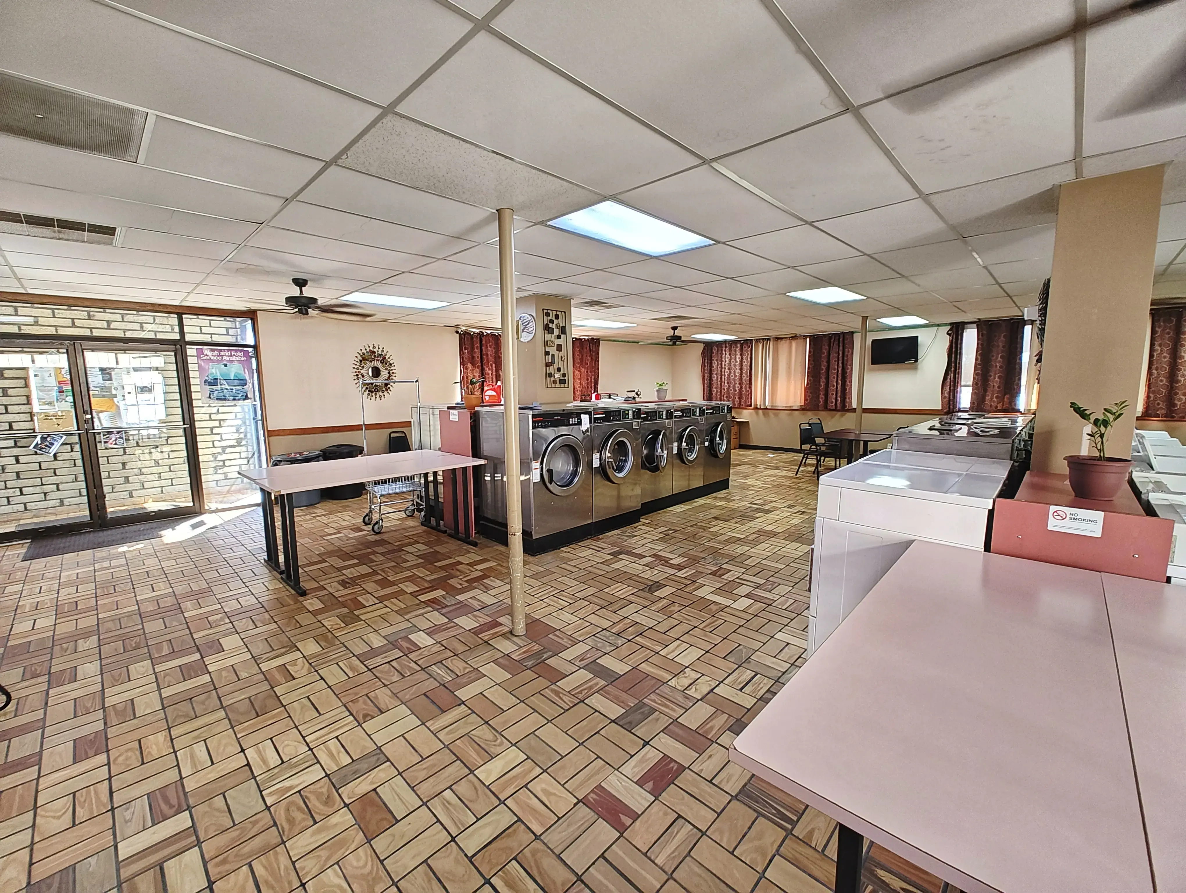 Flat Iron Laundry Center thumbnail 9