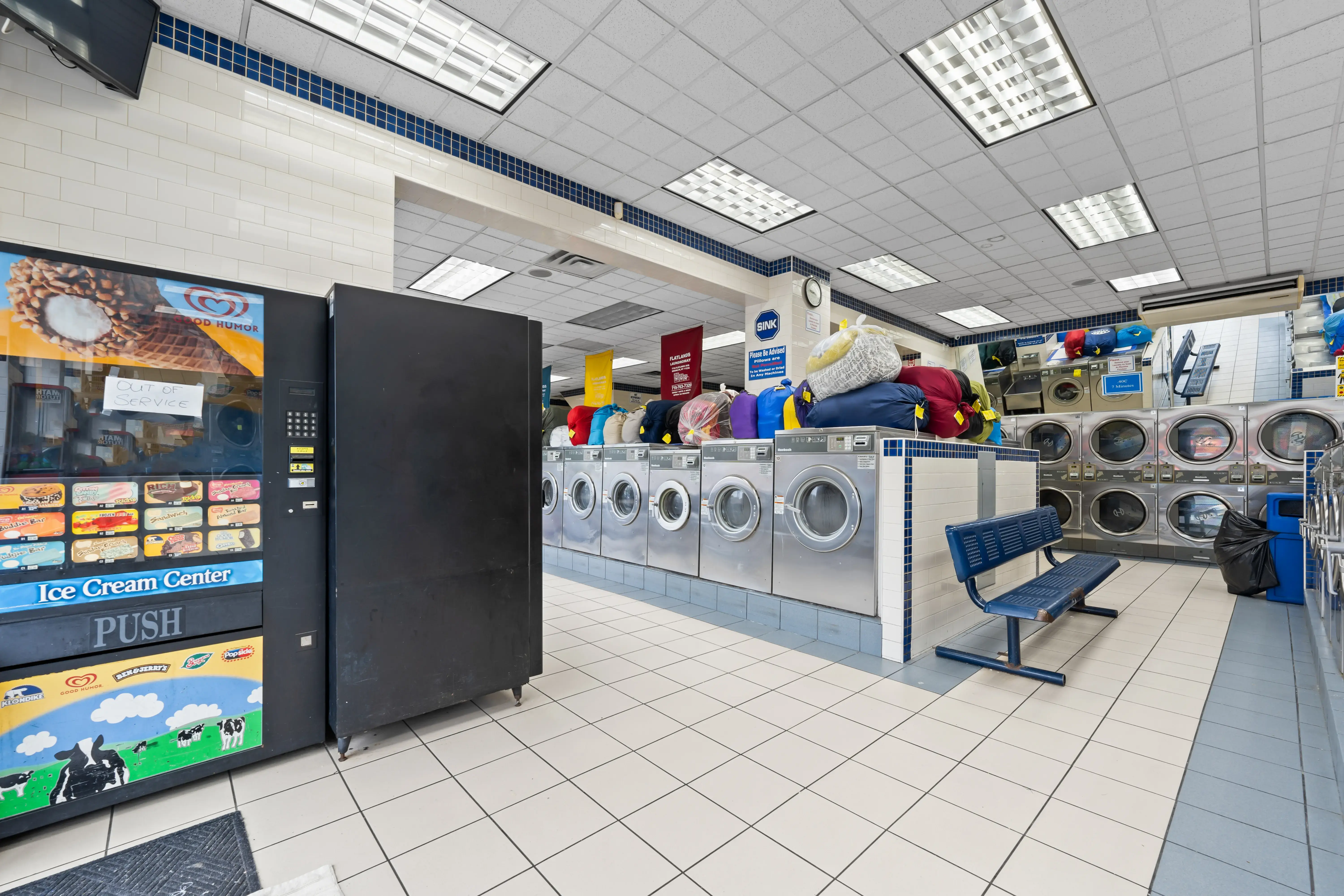 Flatlands Laundromat & Wash and Fold - Image 15