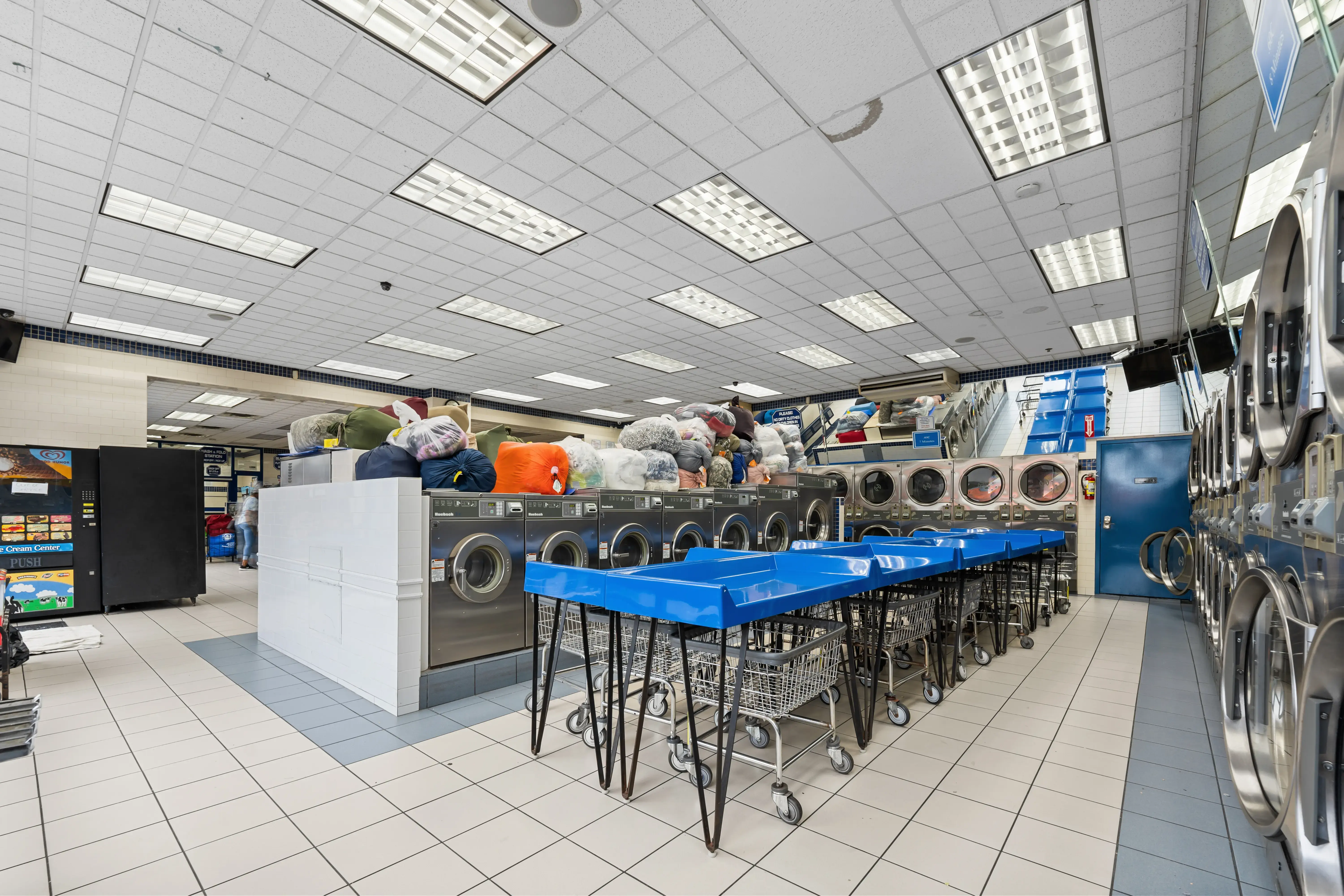 Flatlands Laundromat & Wash and Fold thumbnail 11