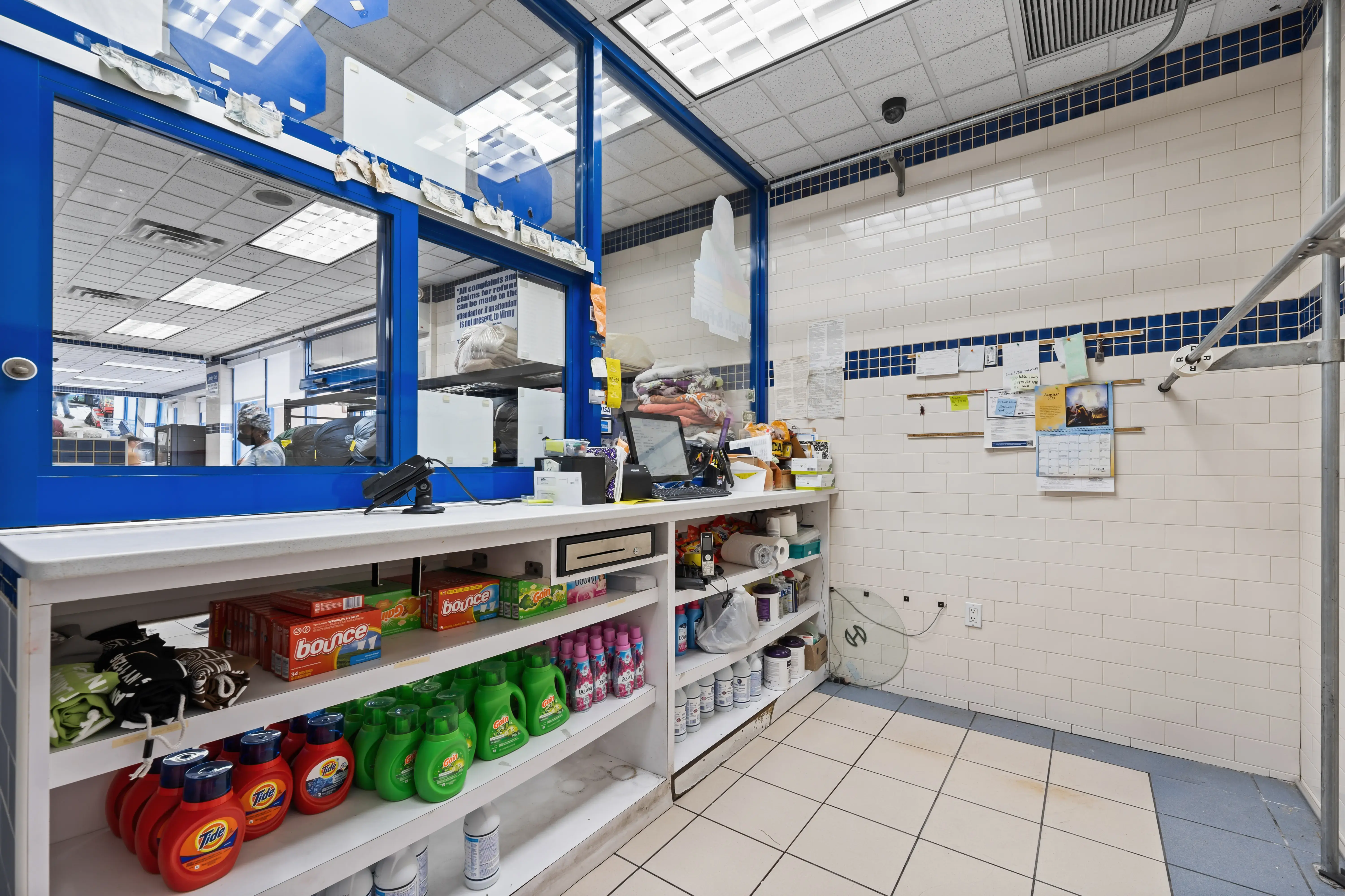 Flatlands Laundromat & Wash and Fold - Image 9