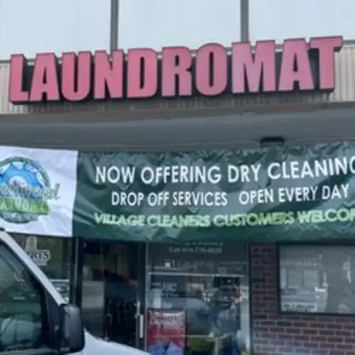 Fleetwood Laundry & Dry Cleaners - Laundromat - Image 8