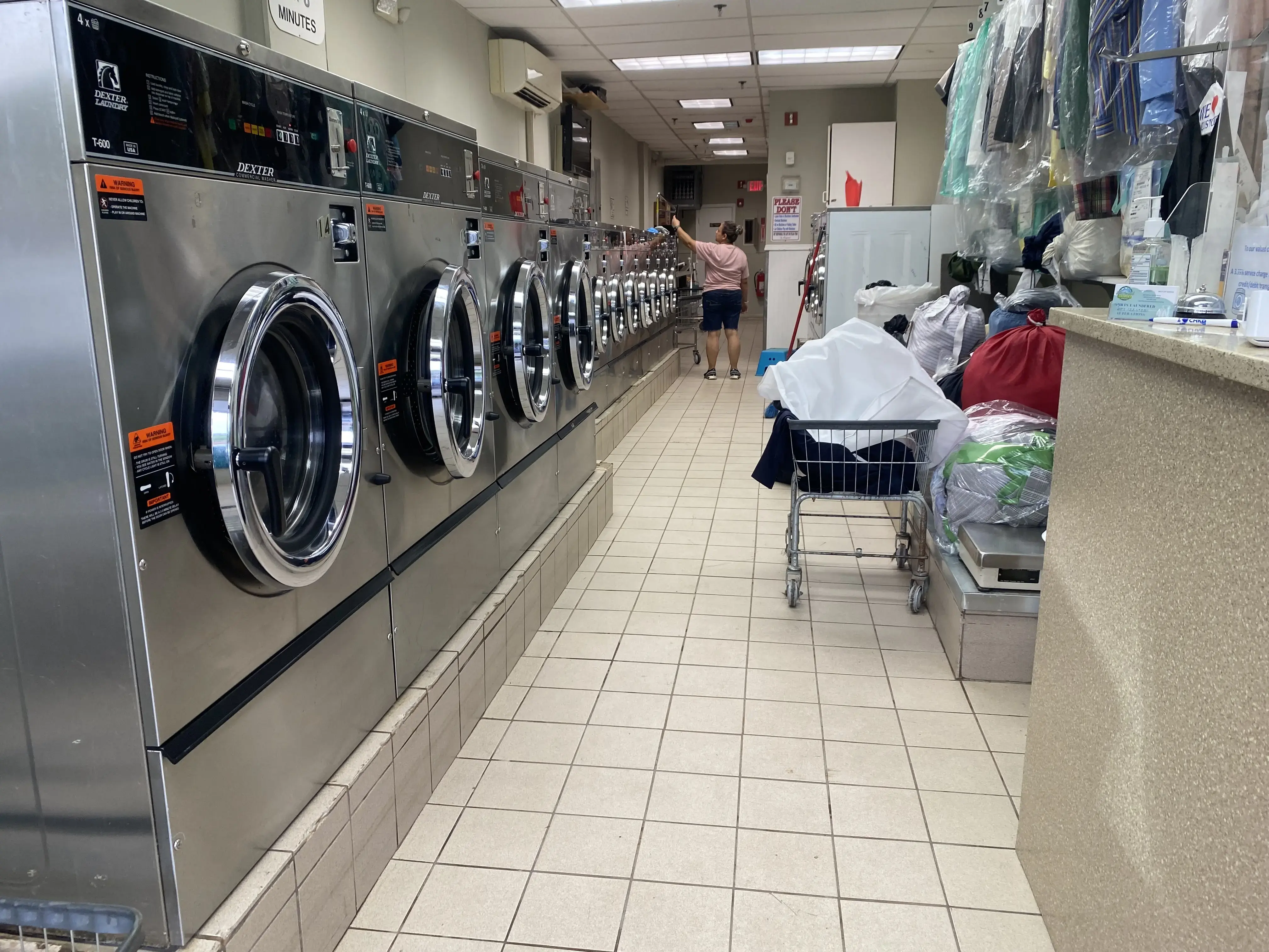 Fleetwood Laundry & Dry Cleaners - Laundromat thumbnail 18