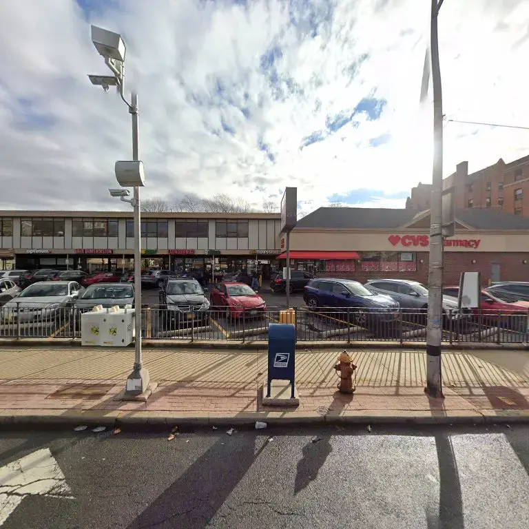 Fleetwood Laundry & Dry Cleaners - Laundromat thumbnail 20