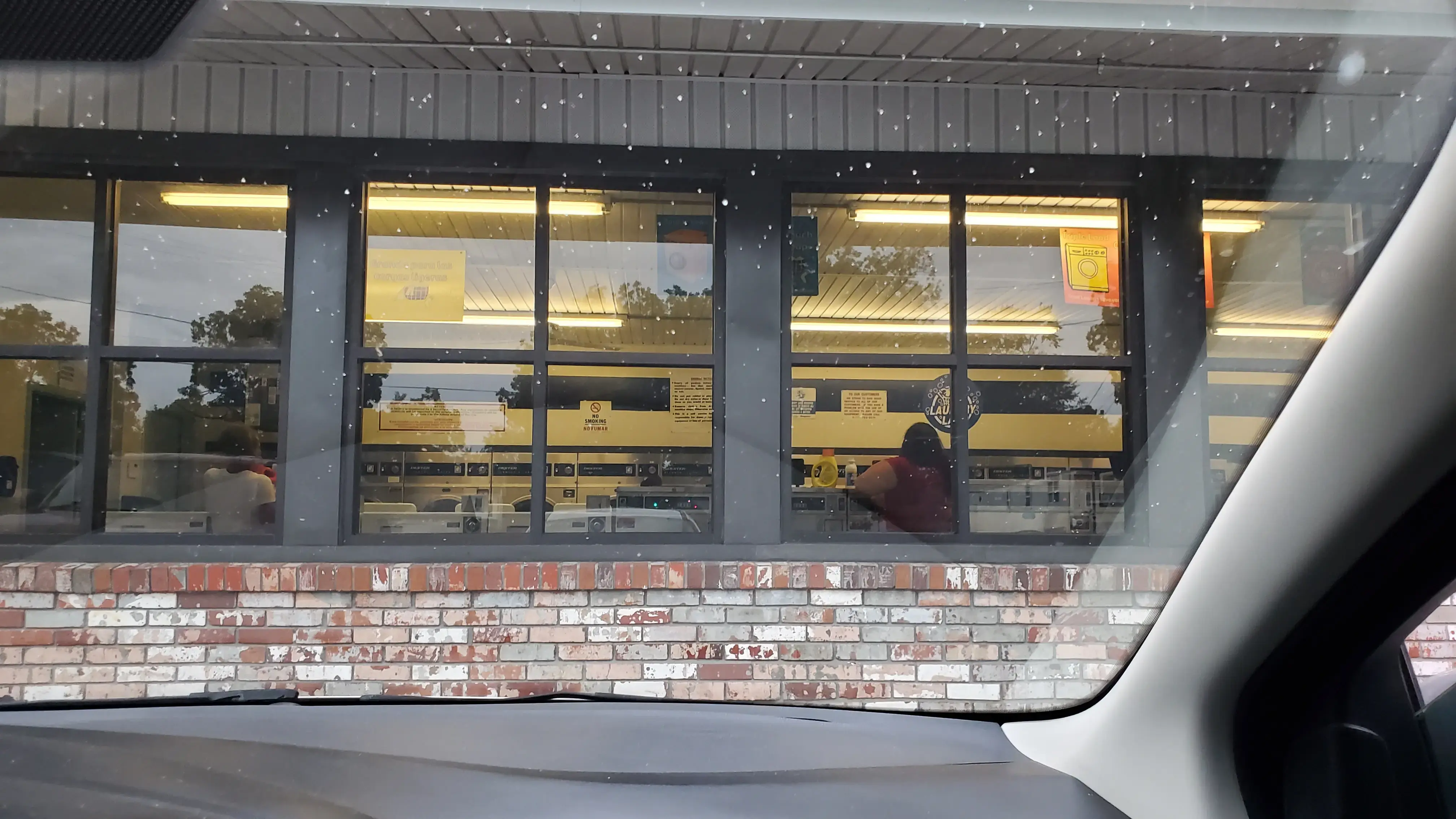Fleetwood Street Coin Laundry - Image 7