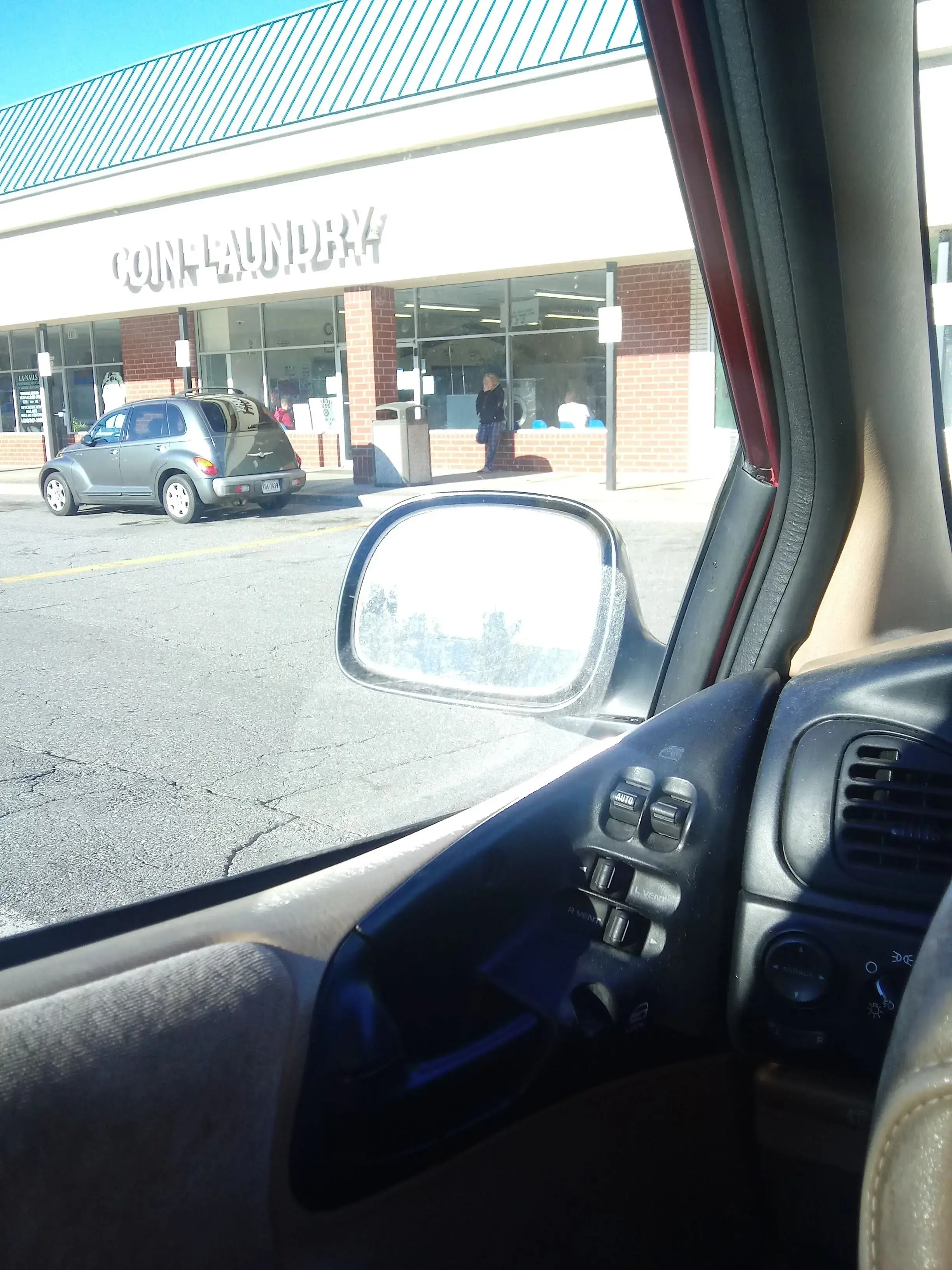 Florida Ave Laundry Land Laundromat thumbnail 5