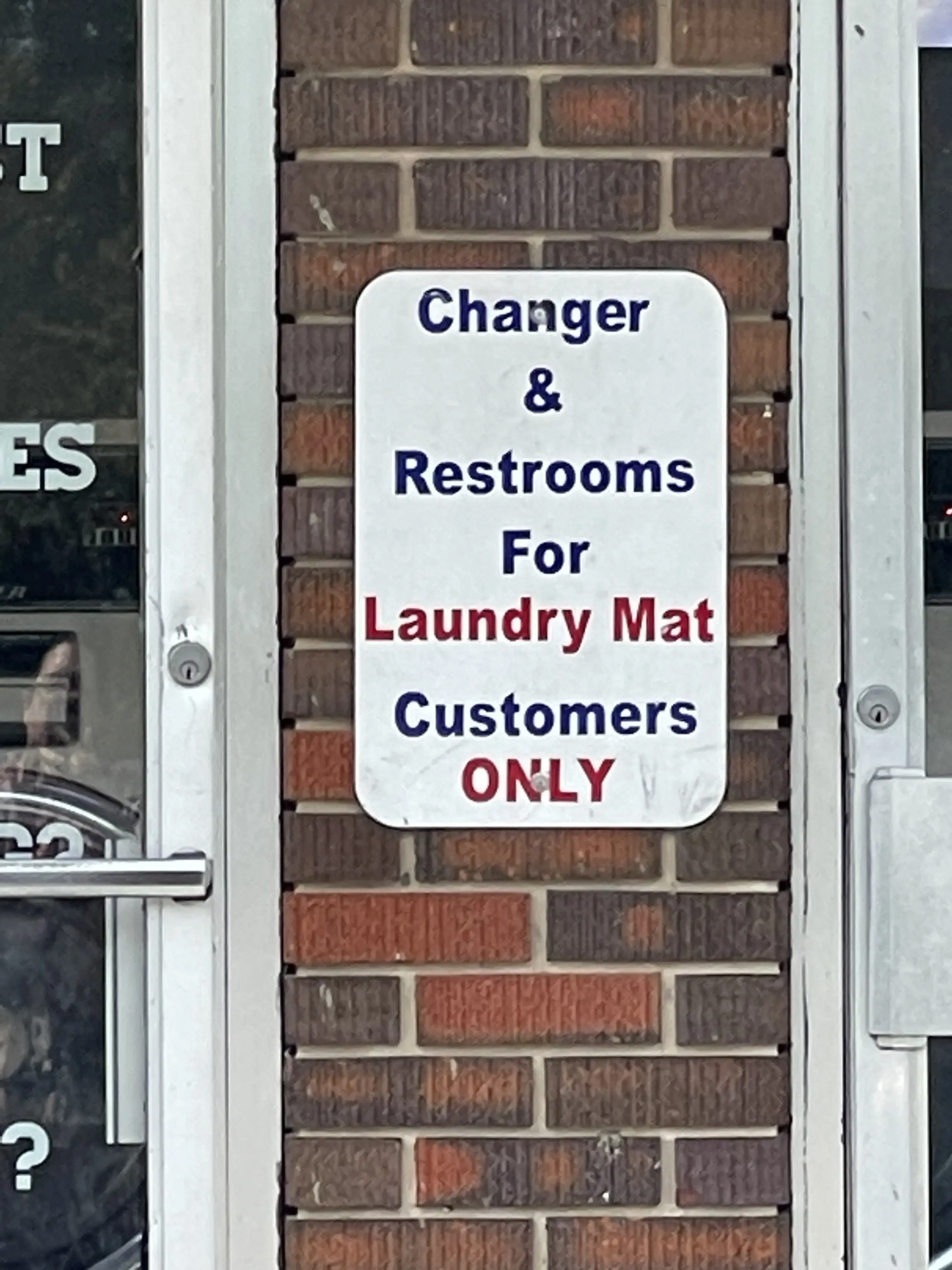 Florida Street 24/7 Laundromat thumbnail 18