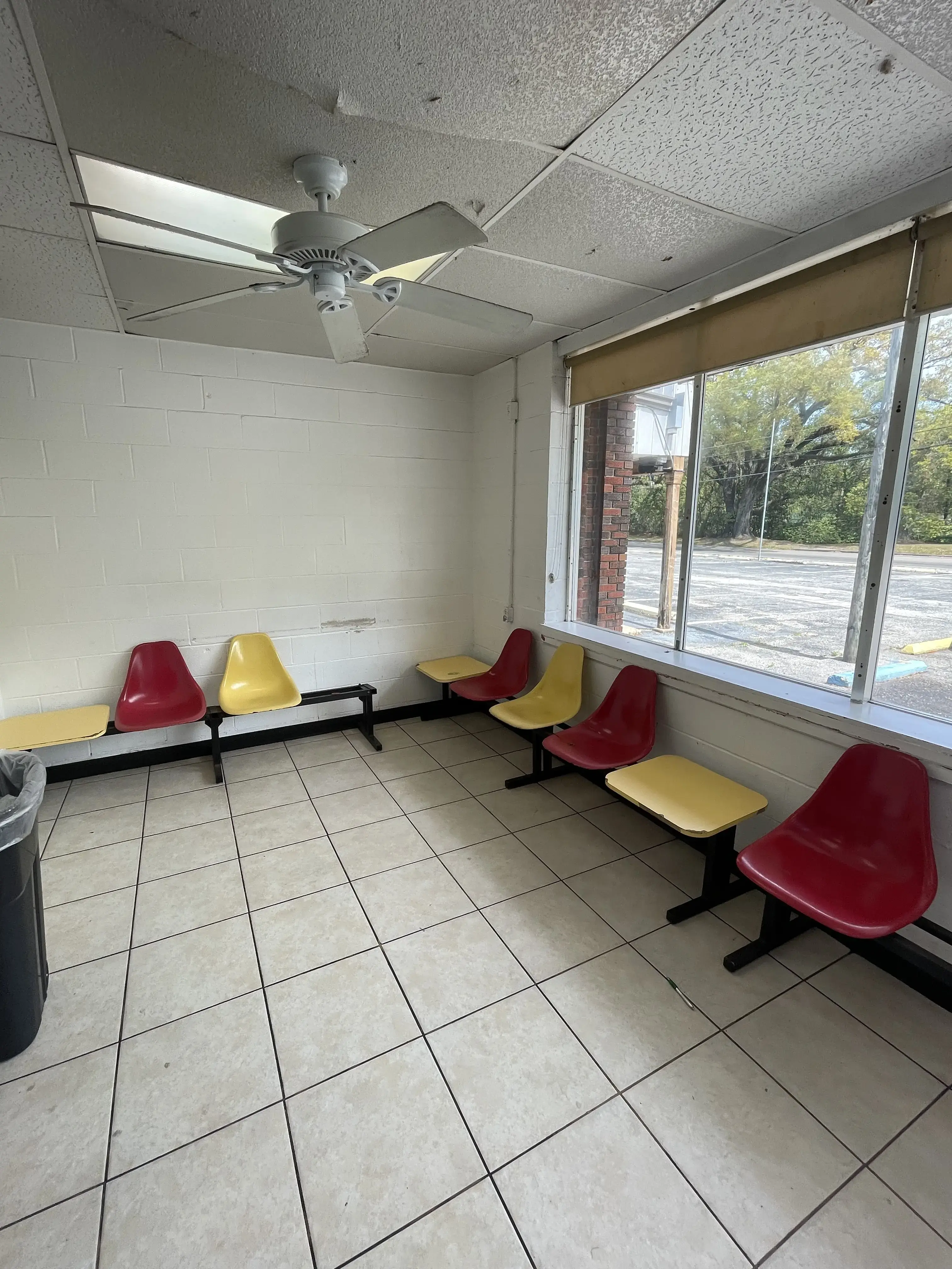 Florida Street 24/7 Laundromat thumbnail 2