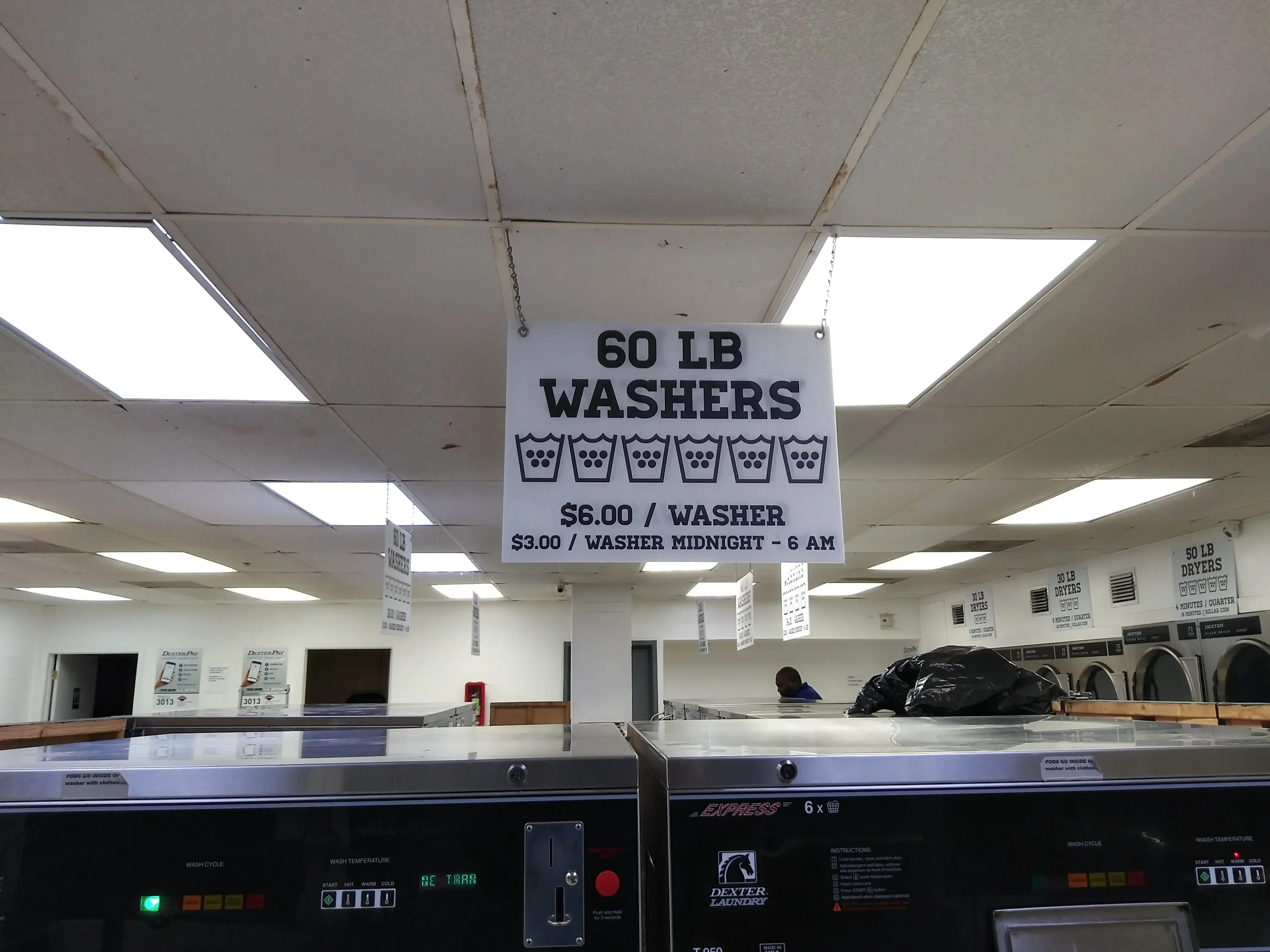 Florida Street 24/7 Laundromat - Image 15