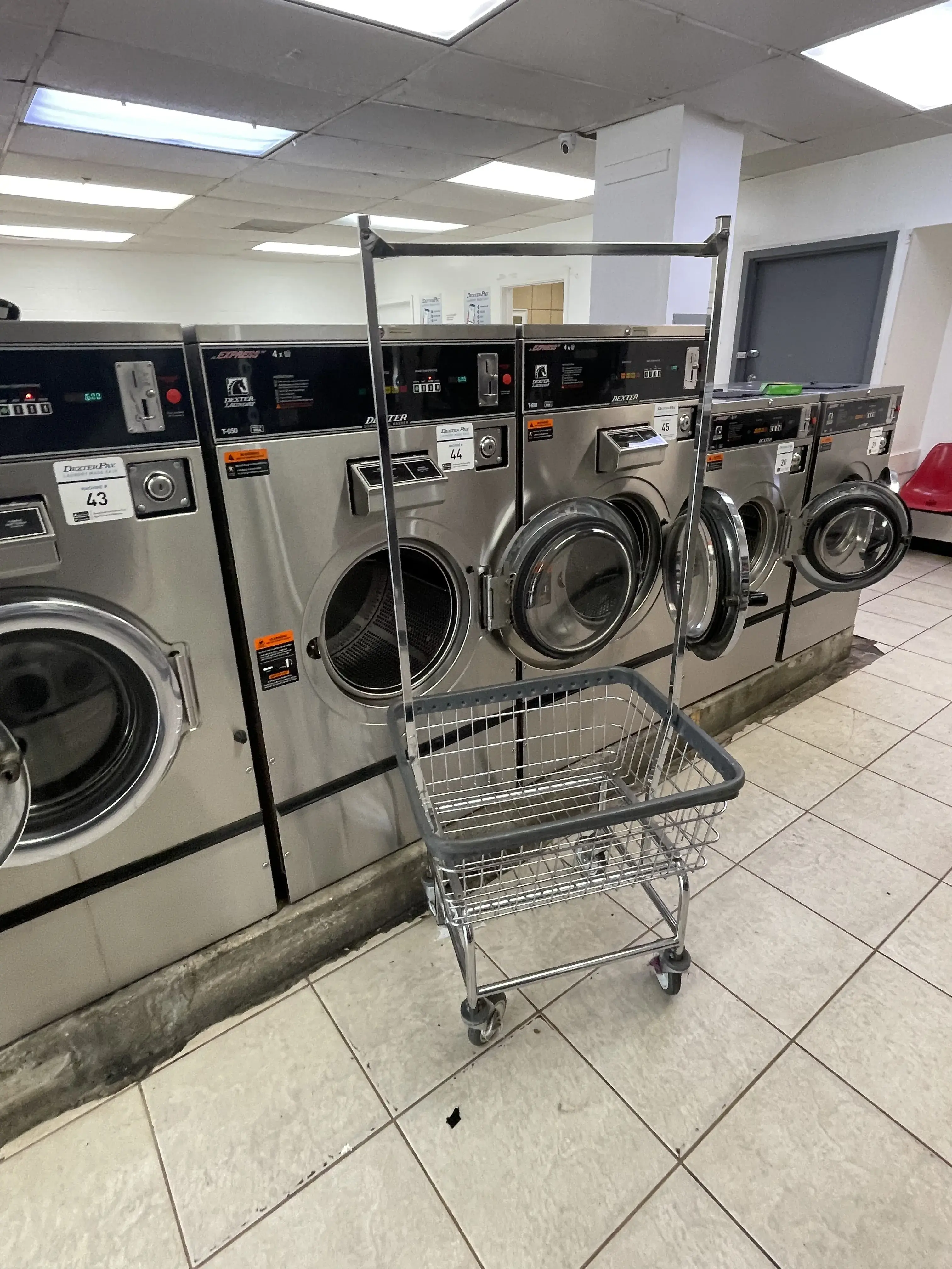 Florida Street 24/7 Laundromat thumbnail 1