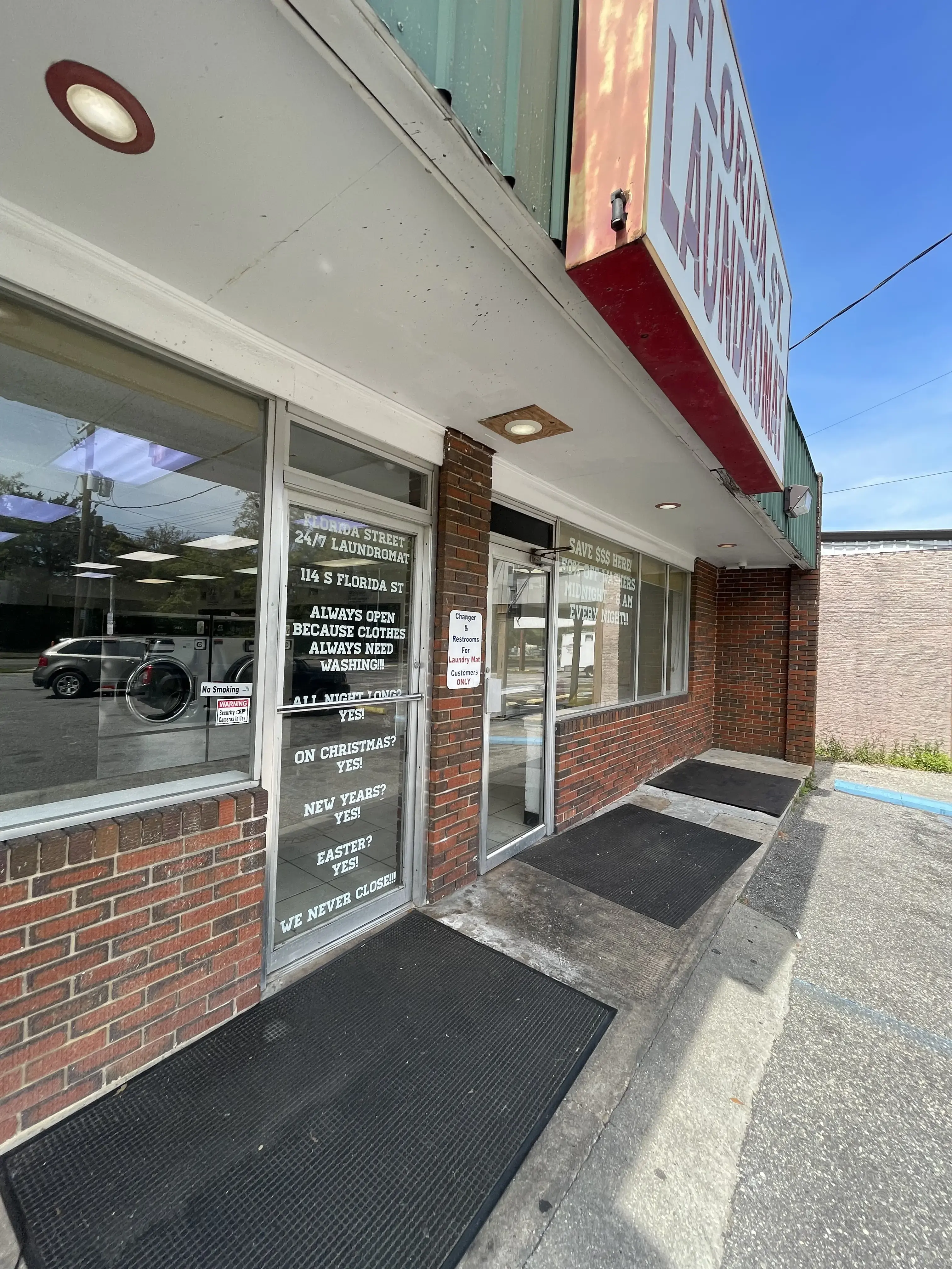 Florida Street 24/7 Laundromat - Image 17