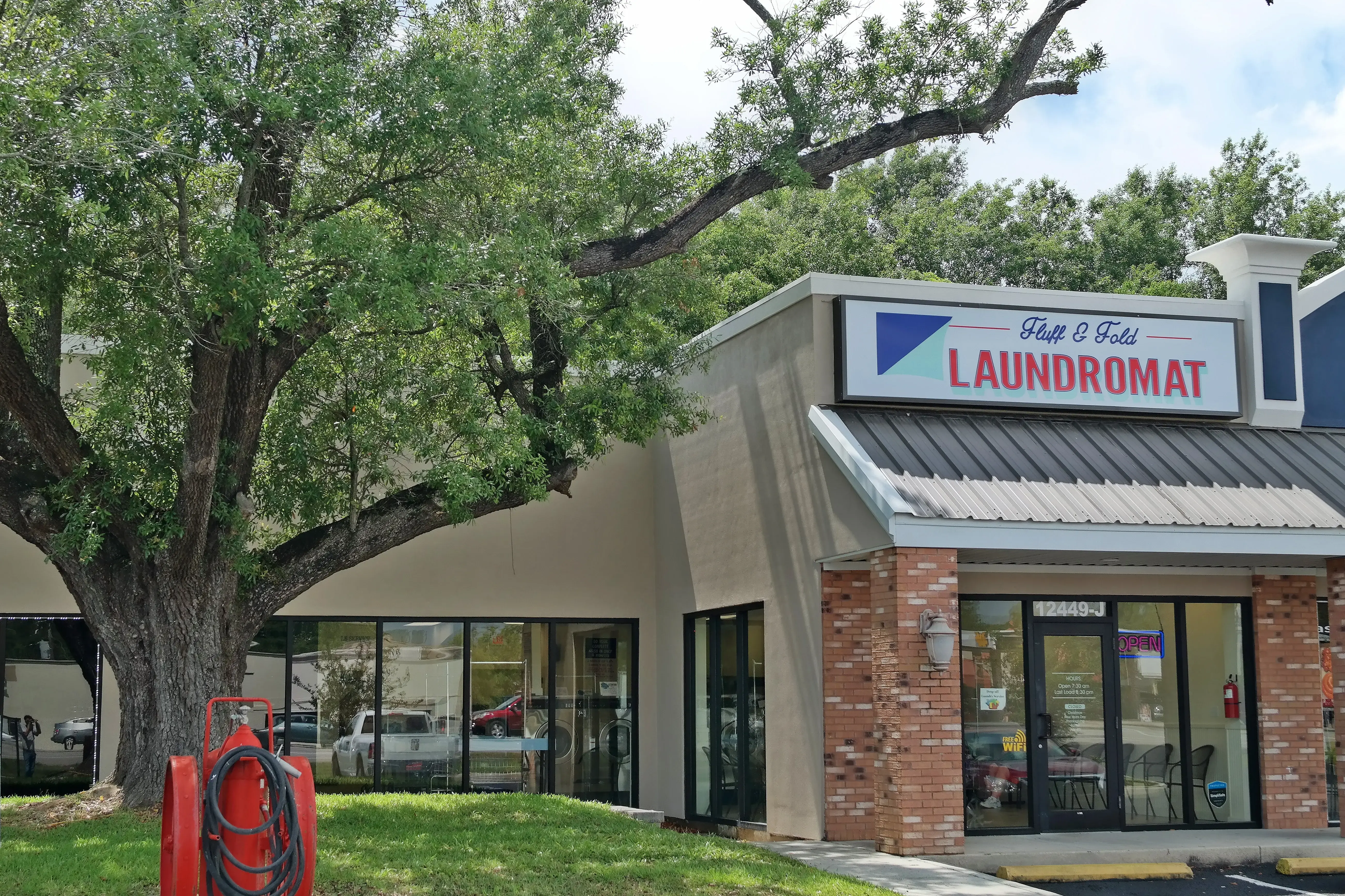Fluff & Fold Laundromat - Image 4