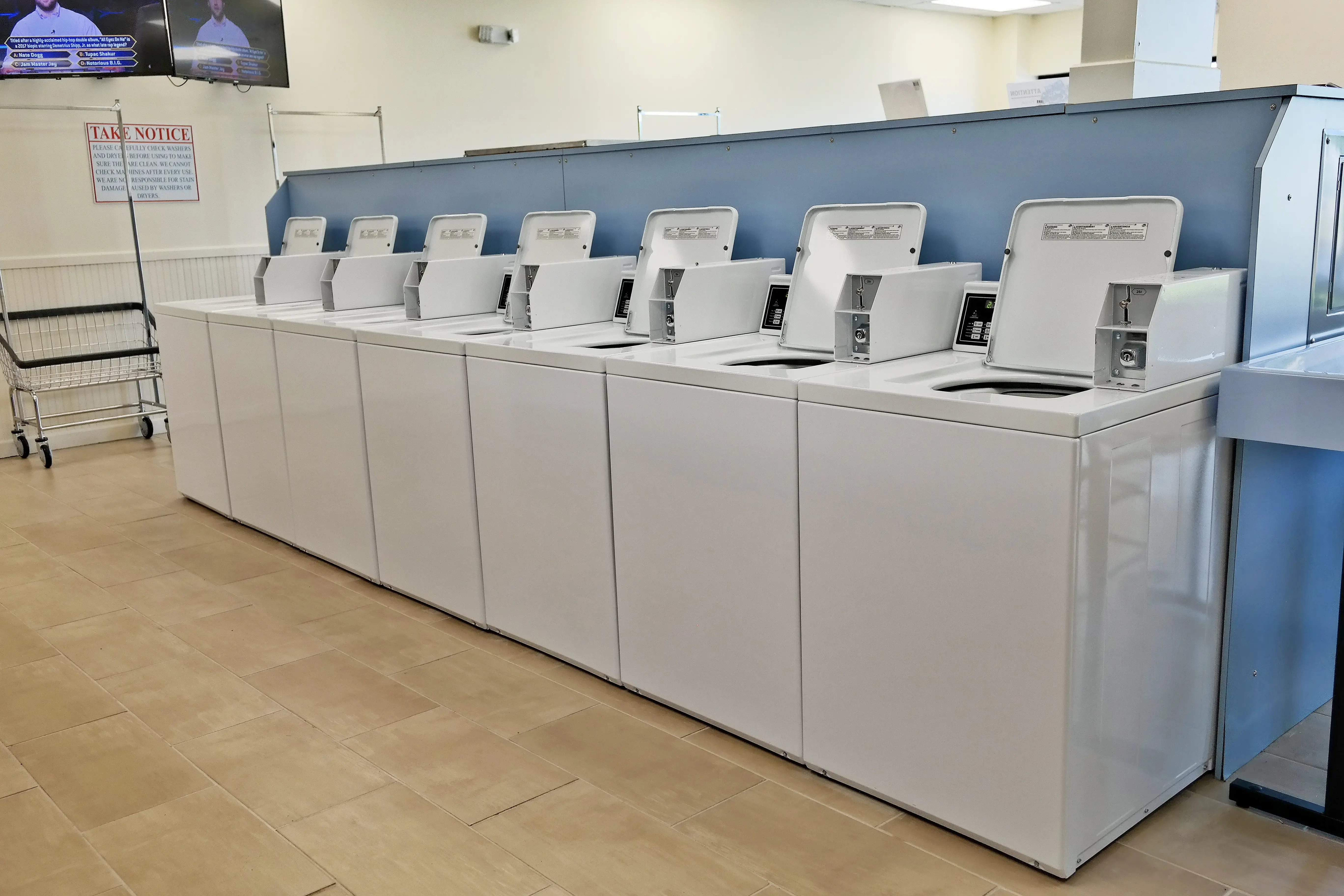 Fluff & Fold Laundromat - Image 3
