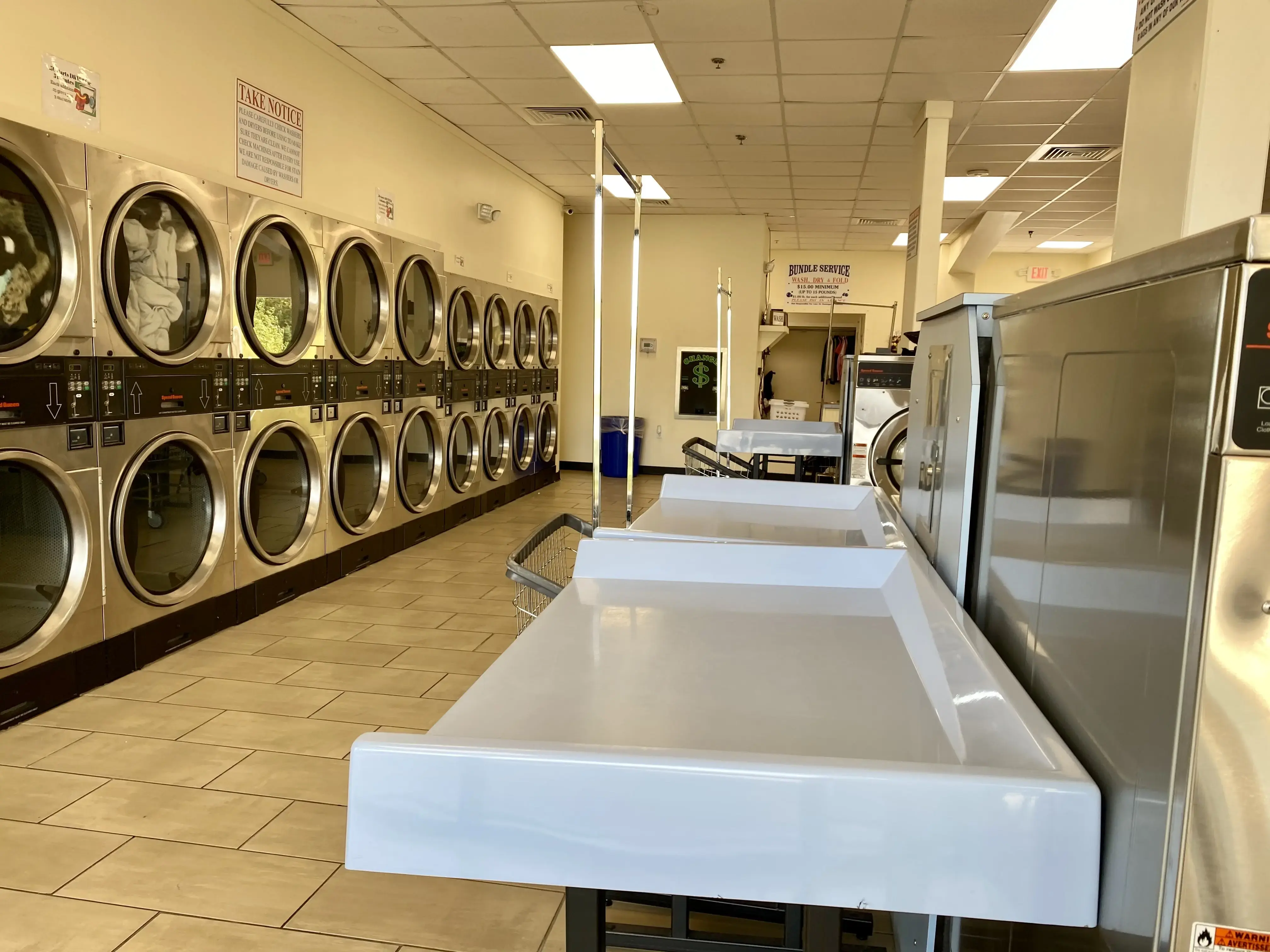 Fluff & Fold Laundromat thumbnail 6