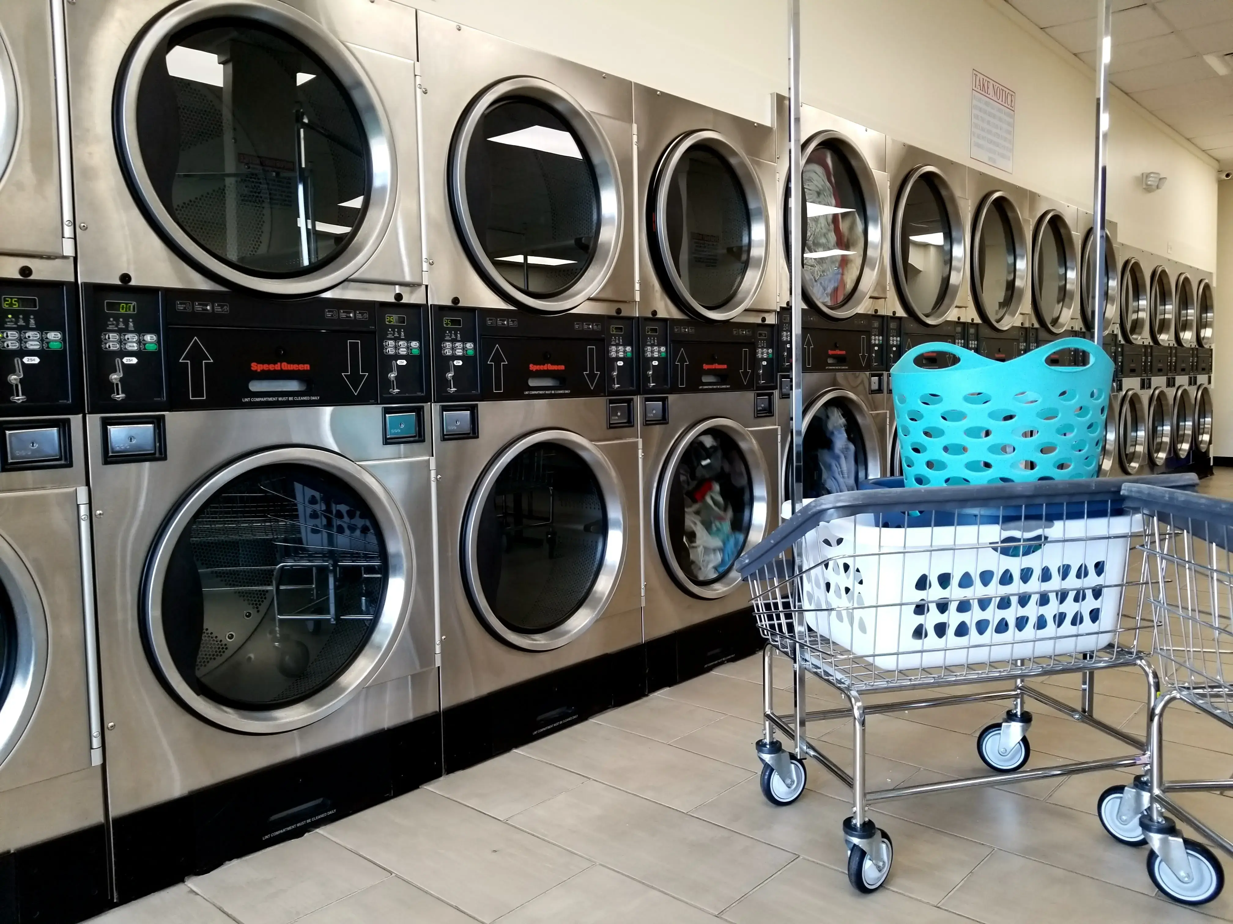 Fluff & Fold Laundromat - Image 9