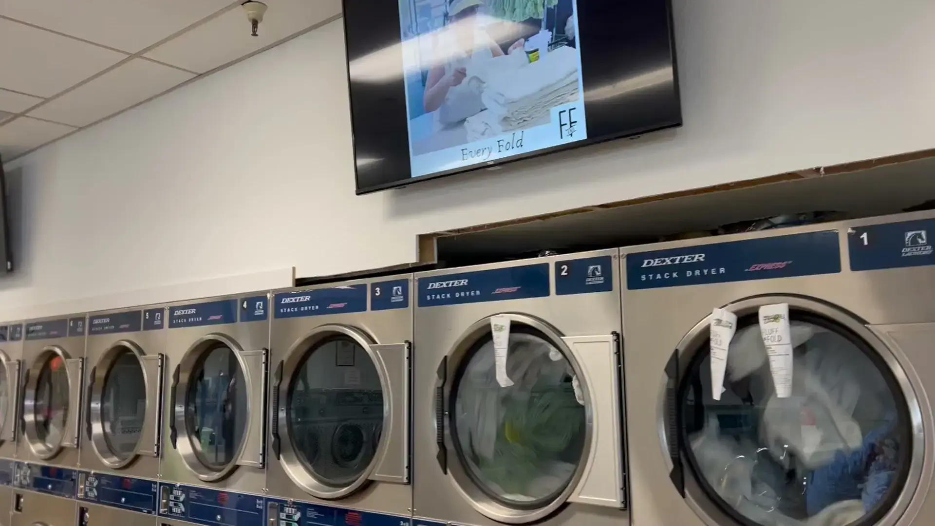 Fluff & Fold Laundromat - Image 7