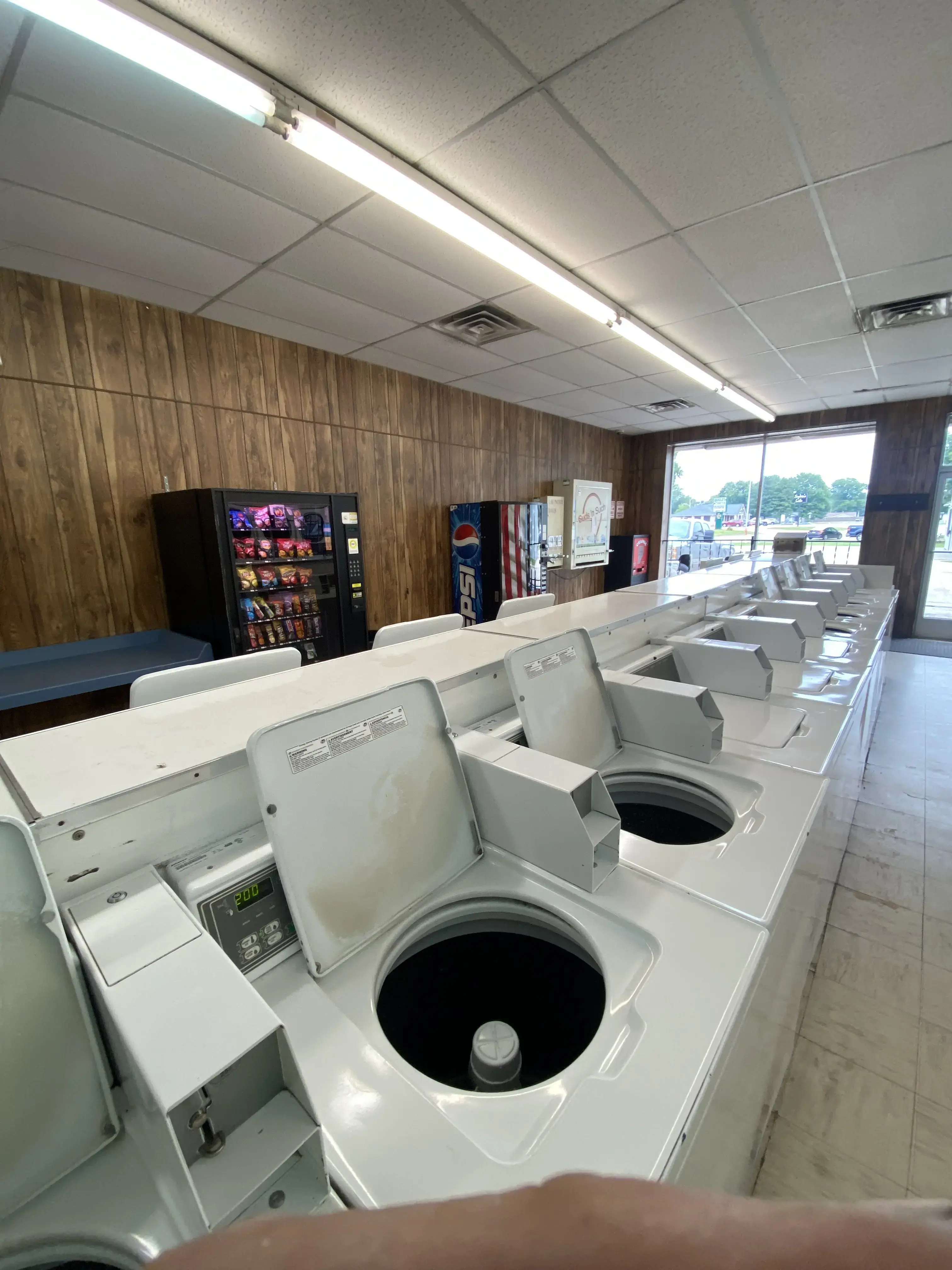 Fluff & Fold - Image 1