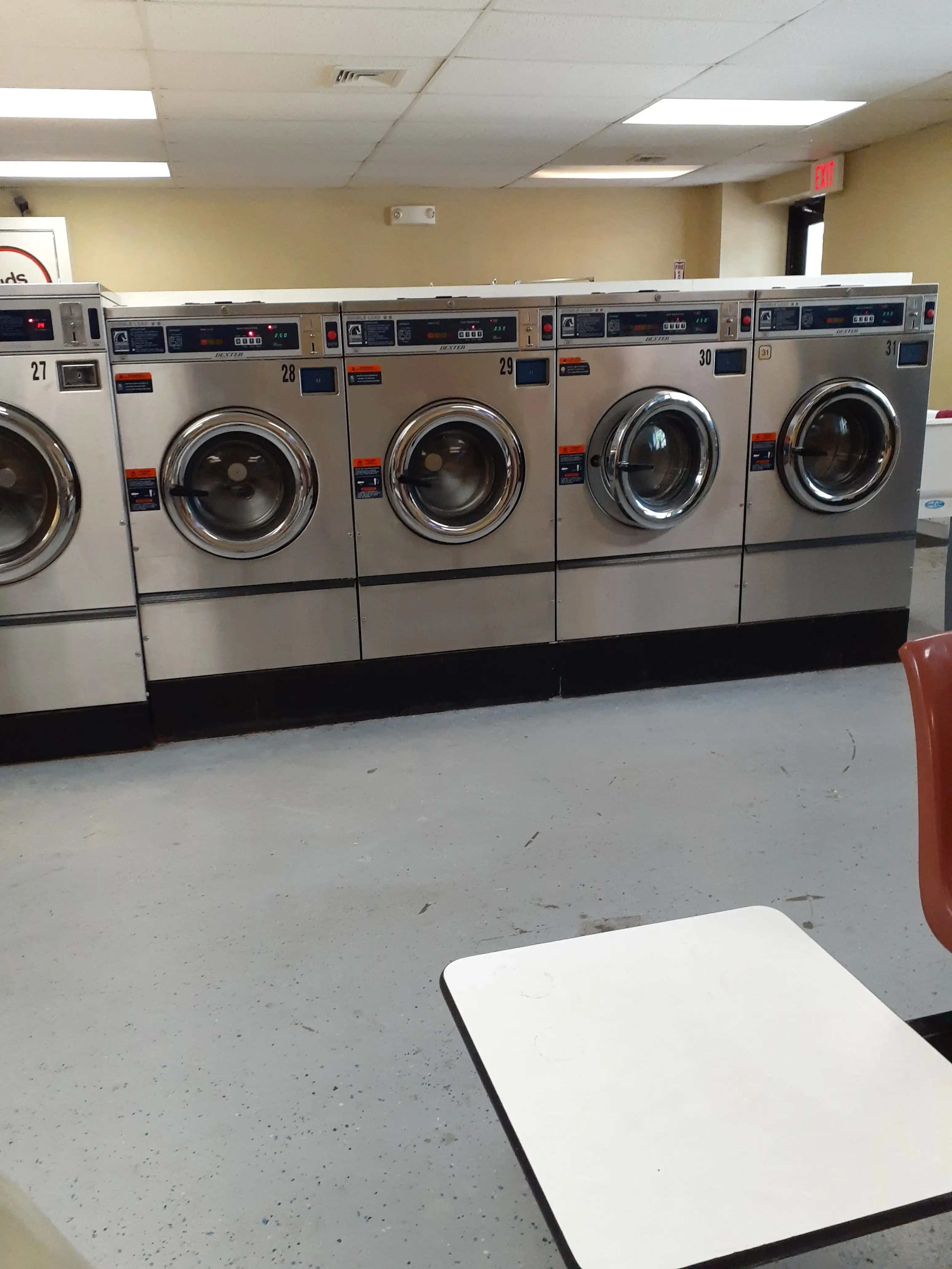 Fluff & Stuff Launderette - Image 20