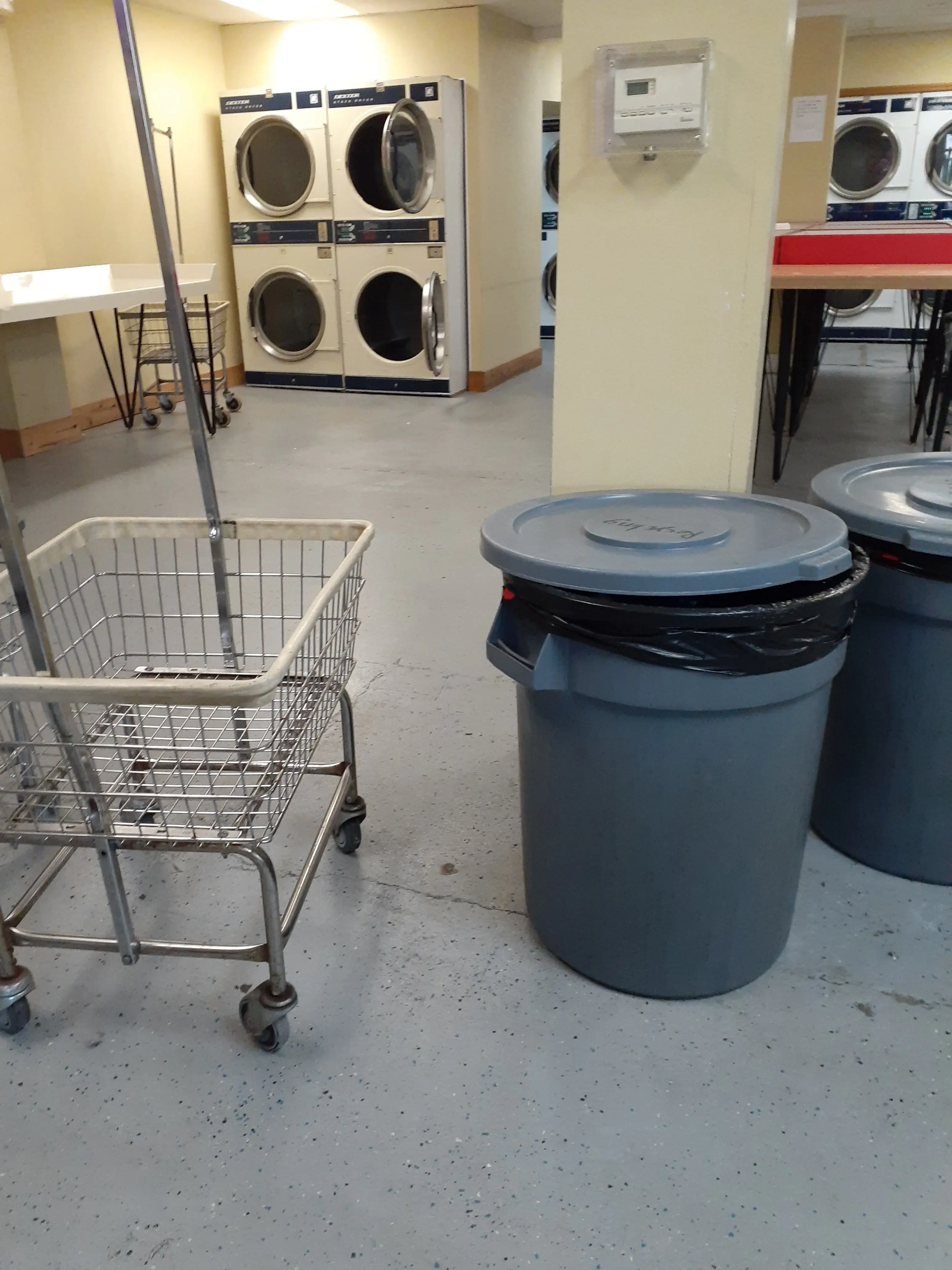 Fluff & Stuff Launderette thumbnail 5