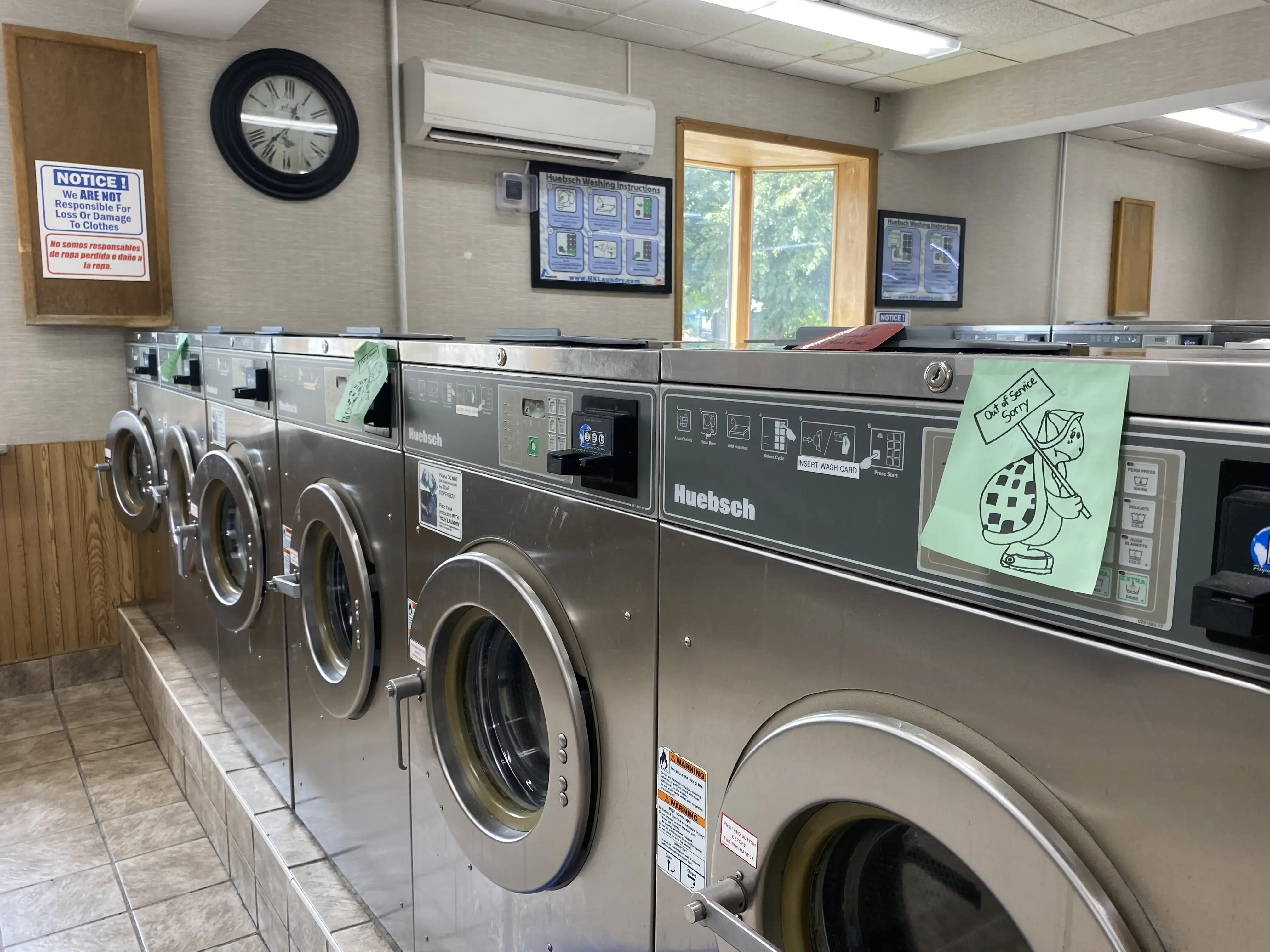 Foam & Wash Laundromat - Image 4