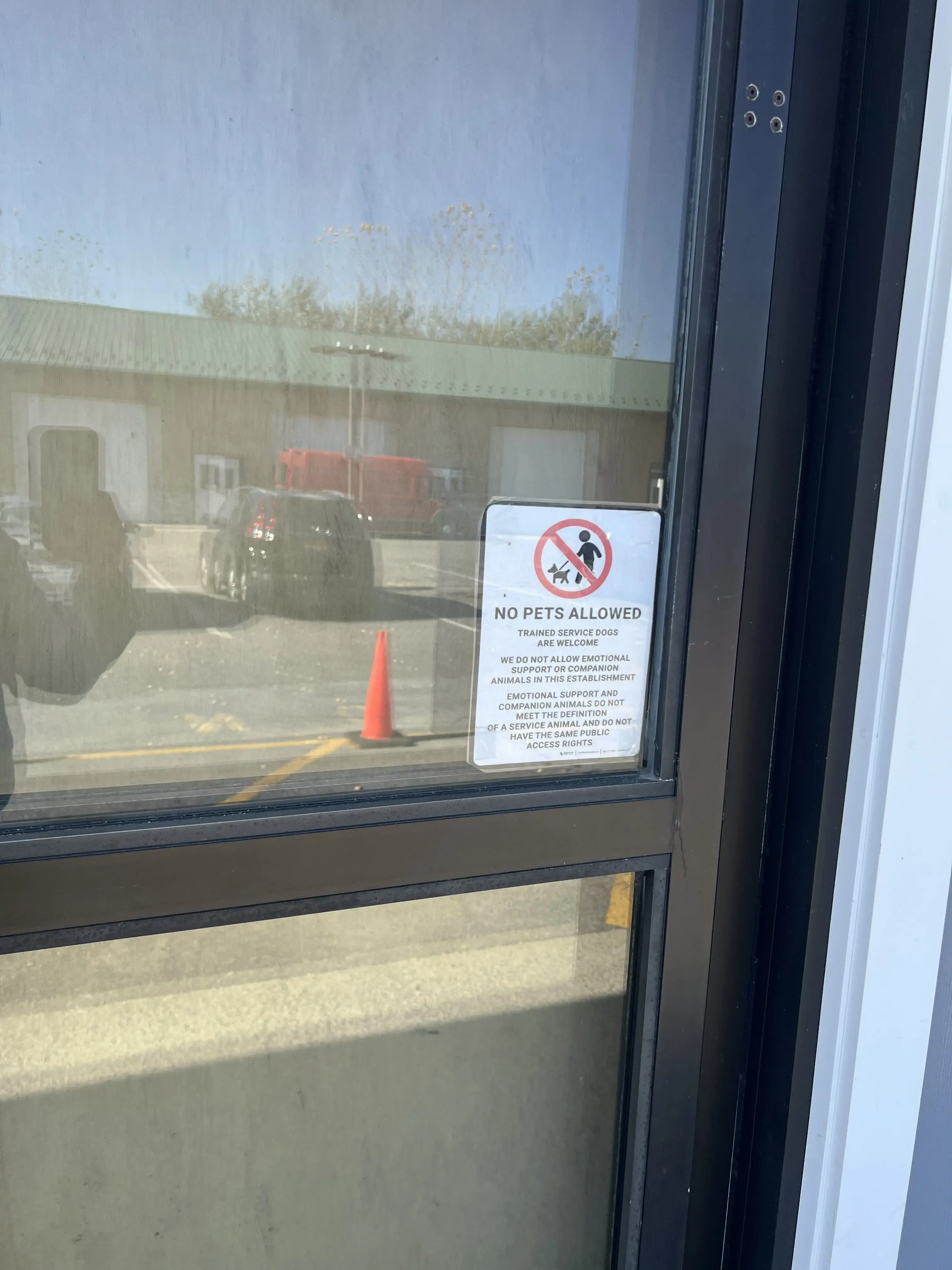 Foam & Wash Laundromat - Image 18
