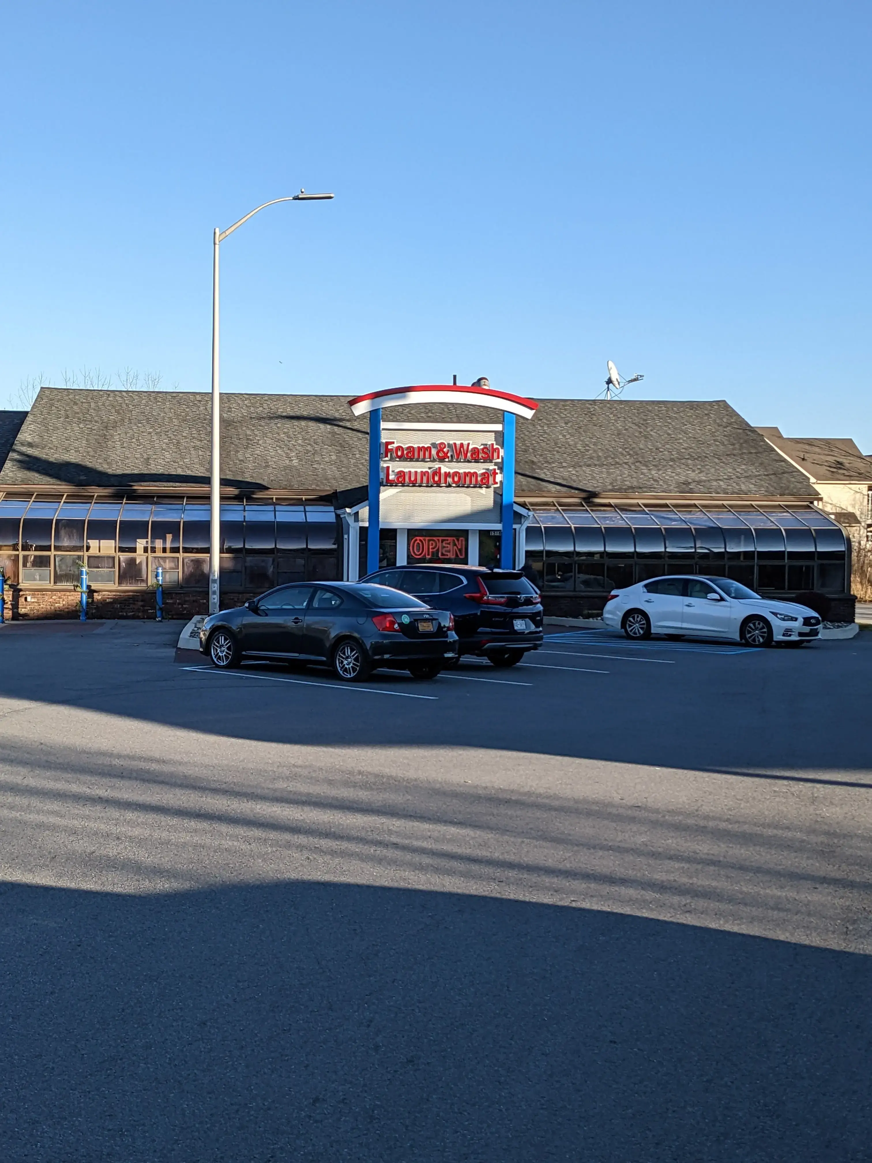 Foam & Wash Laundromat - Image 7